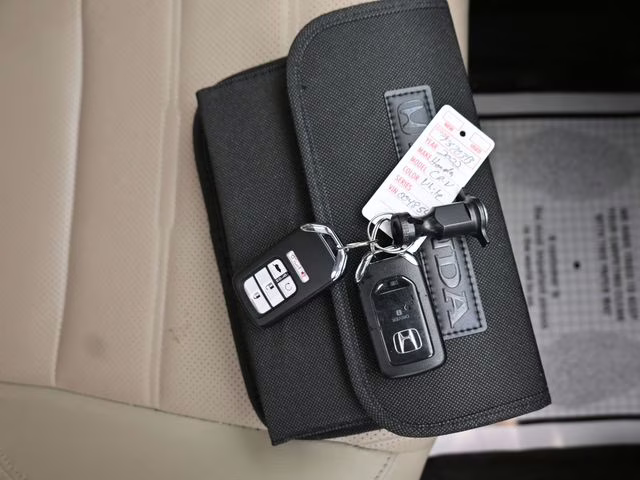 2022 White Honda CR-V EX-L AWD SUV