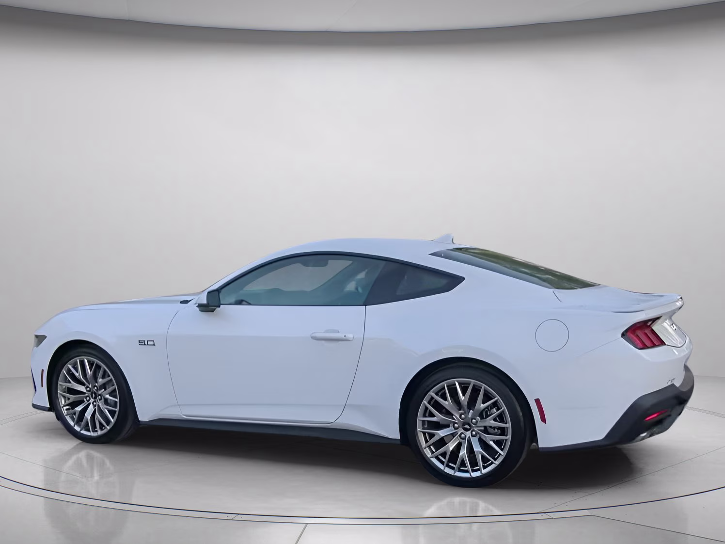 2026 Oxford White Ford Mustang GT Premium RWD Coupe