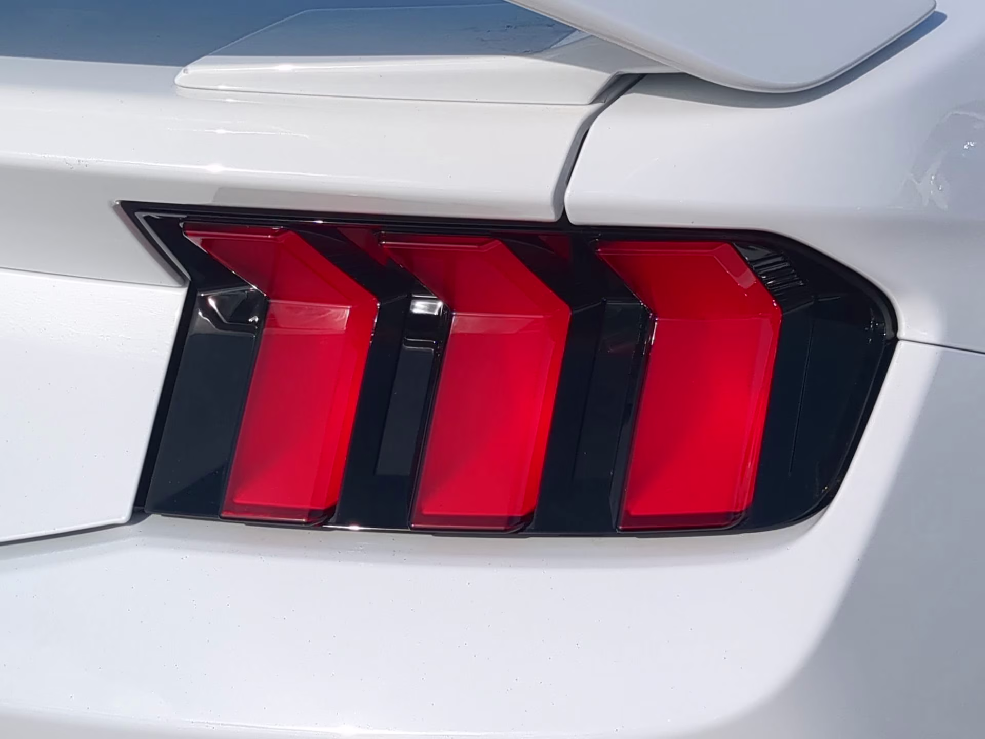 2026 Oxford White Ford Mustang GT Premium RWD Coupe