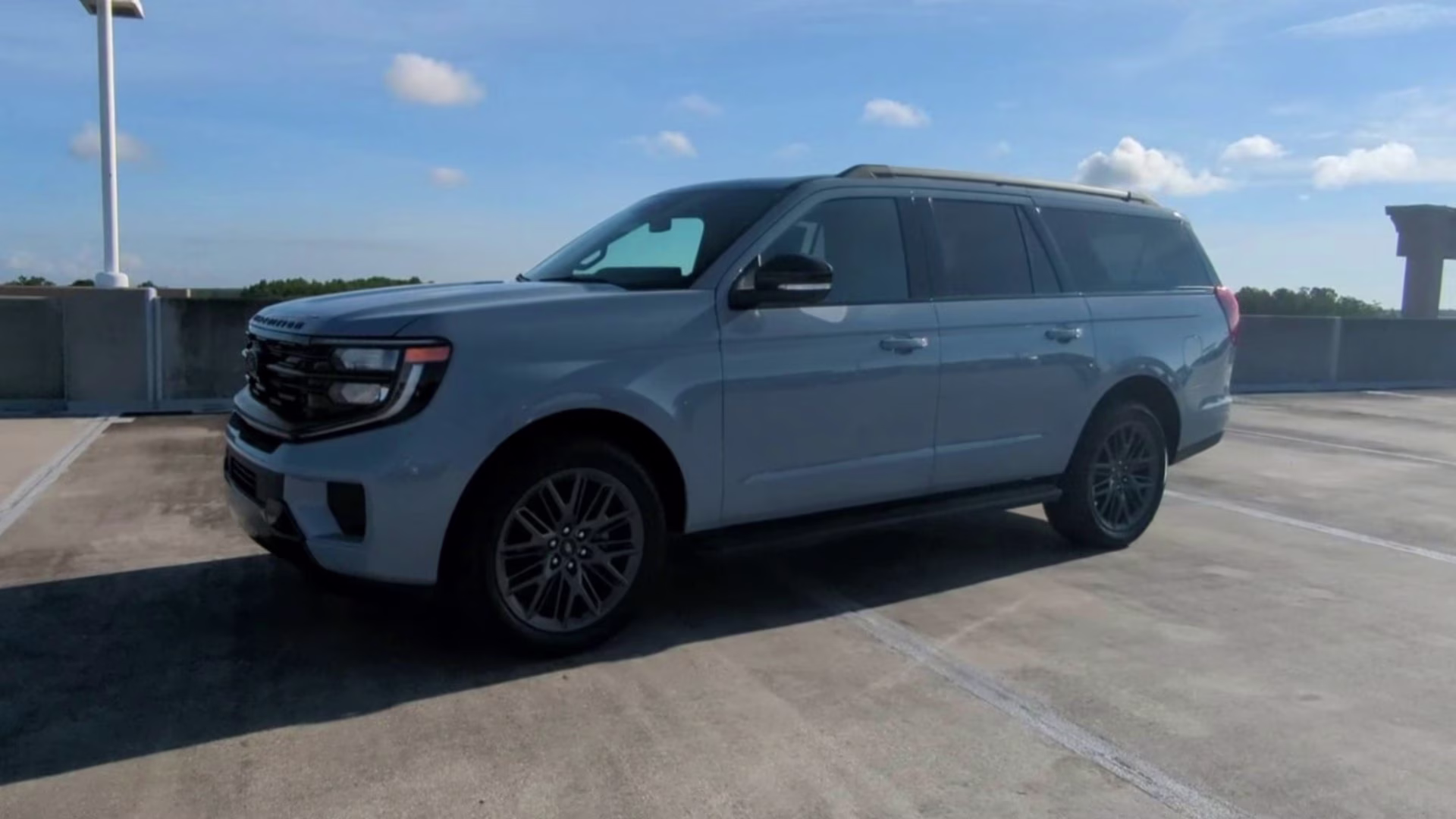 2026 Glacier Gray Metallic Tri-Coat Ford Expedition Max Platinum 4X4 SUV