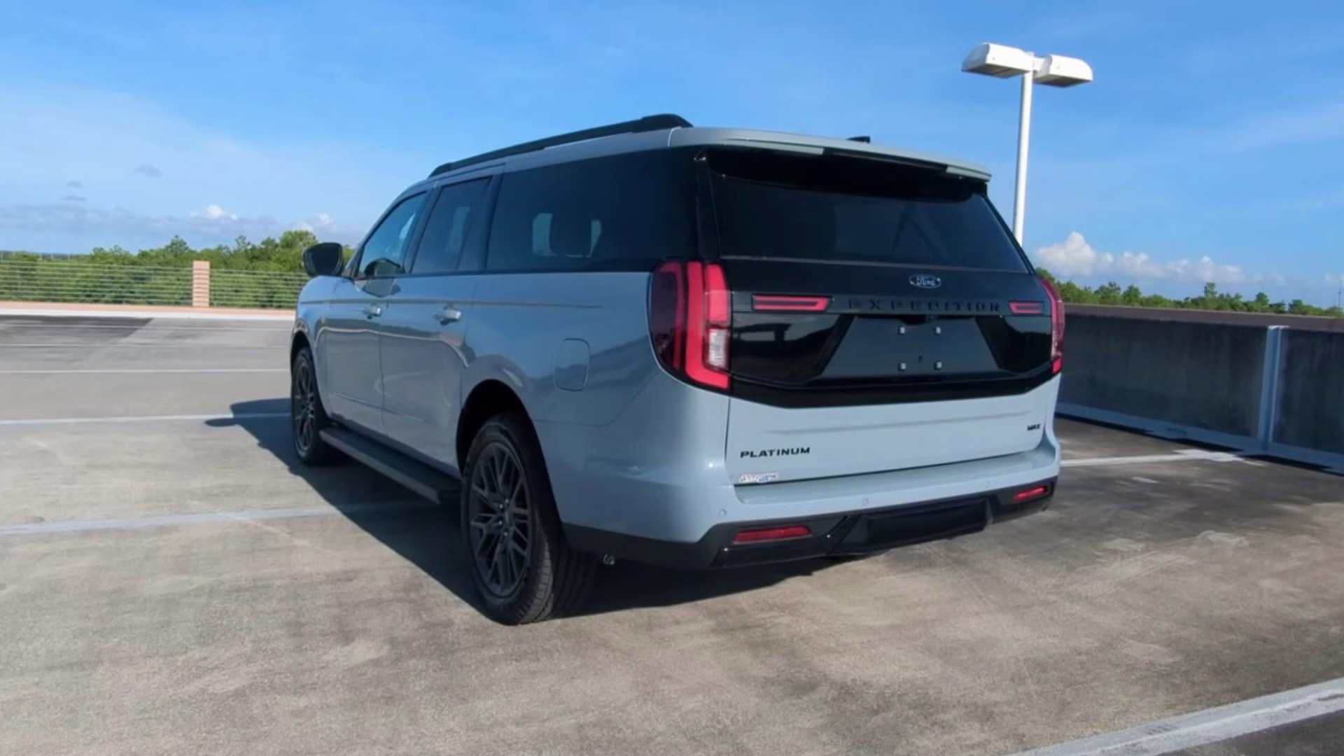 2026 Glacier Gray Metallic Tri-Coat Ford Expedition Max Platinum 4X4 SUV