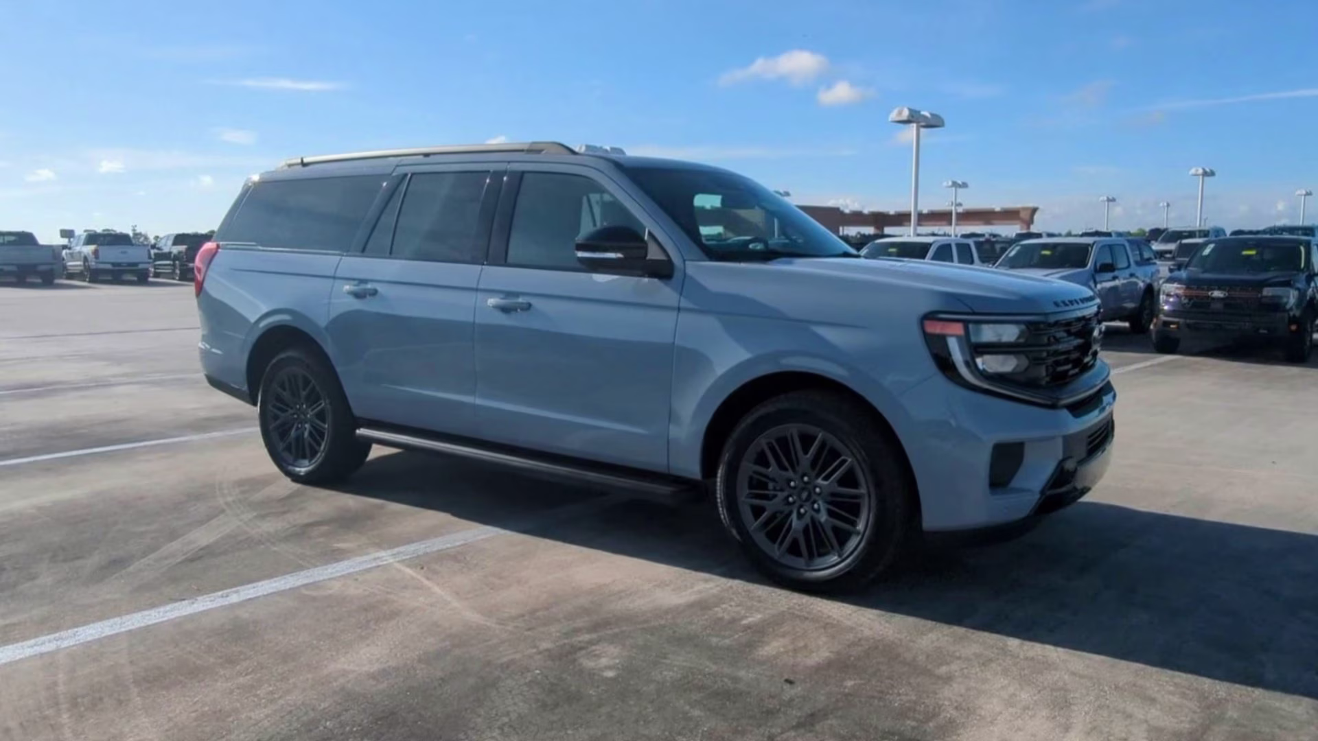 2026 Glacier Gray Metallic Tri-Coat Ford Expedition Max Platinum 4X4 SUV