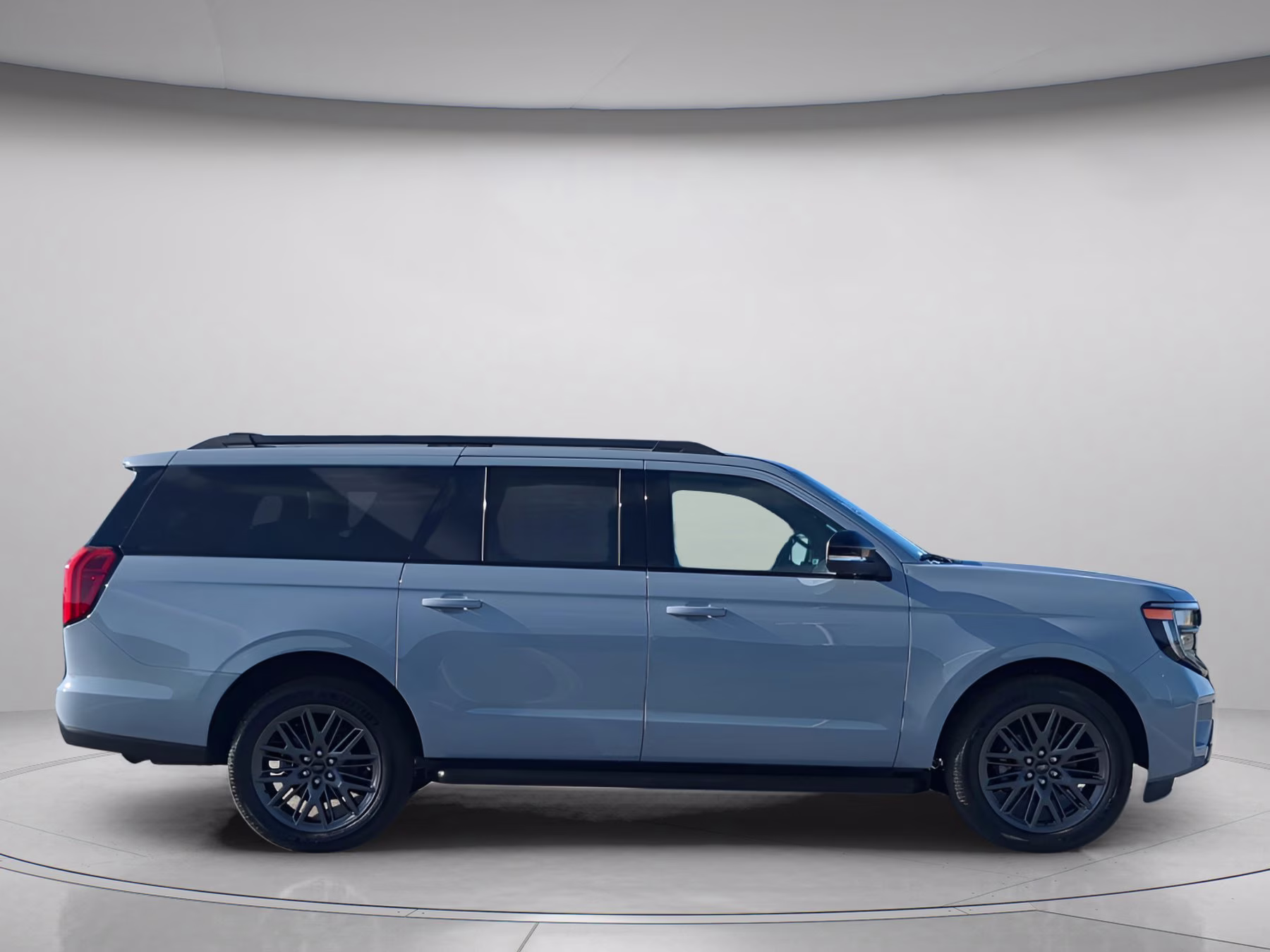 2026 Glacier Gray Metallic Tri-Coat Ford Expedition Max Platinum 4X4 SUV
