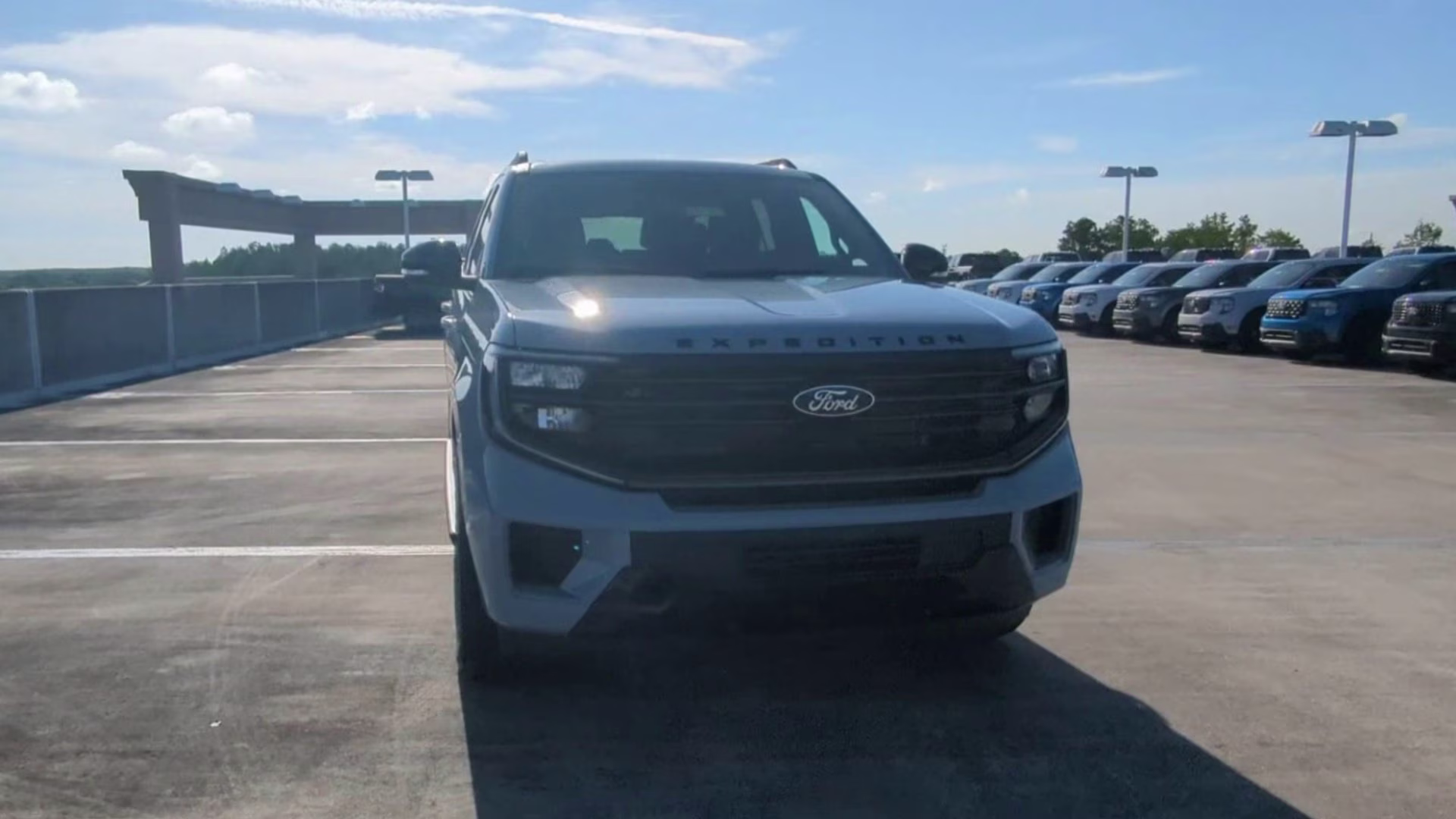2026 Glacier Gray Metallic Tri-Coat Ford Expedition Max Platinum 4X4 SUV