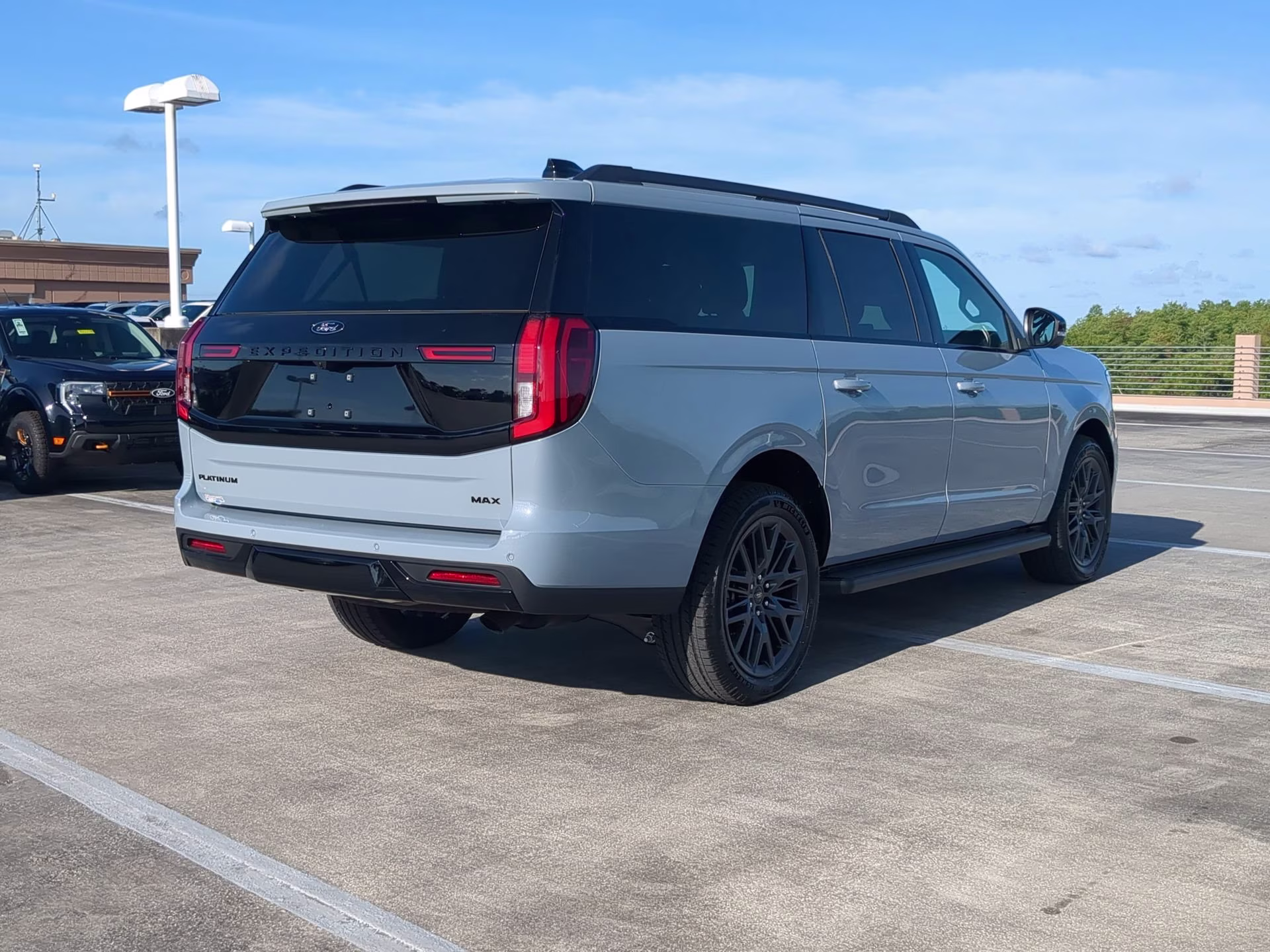 2026 Glacier Gray Metallic Tri-Coat Ford Expedition Max Platinum 4X4 SUV