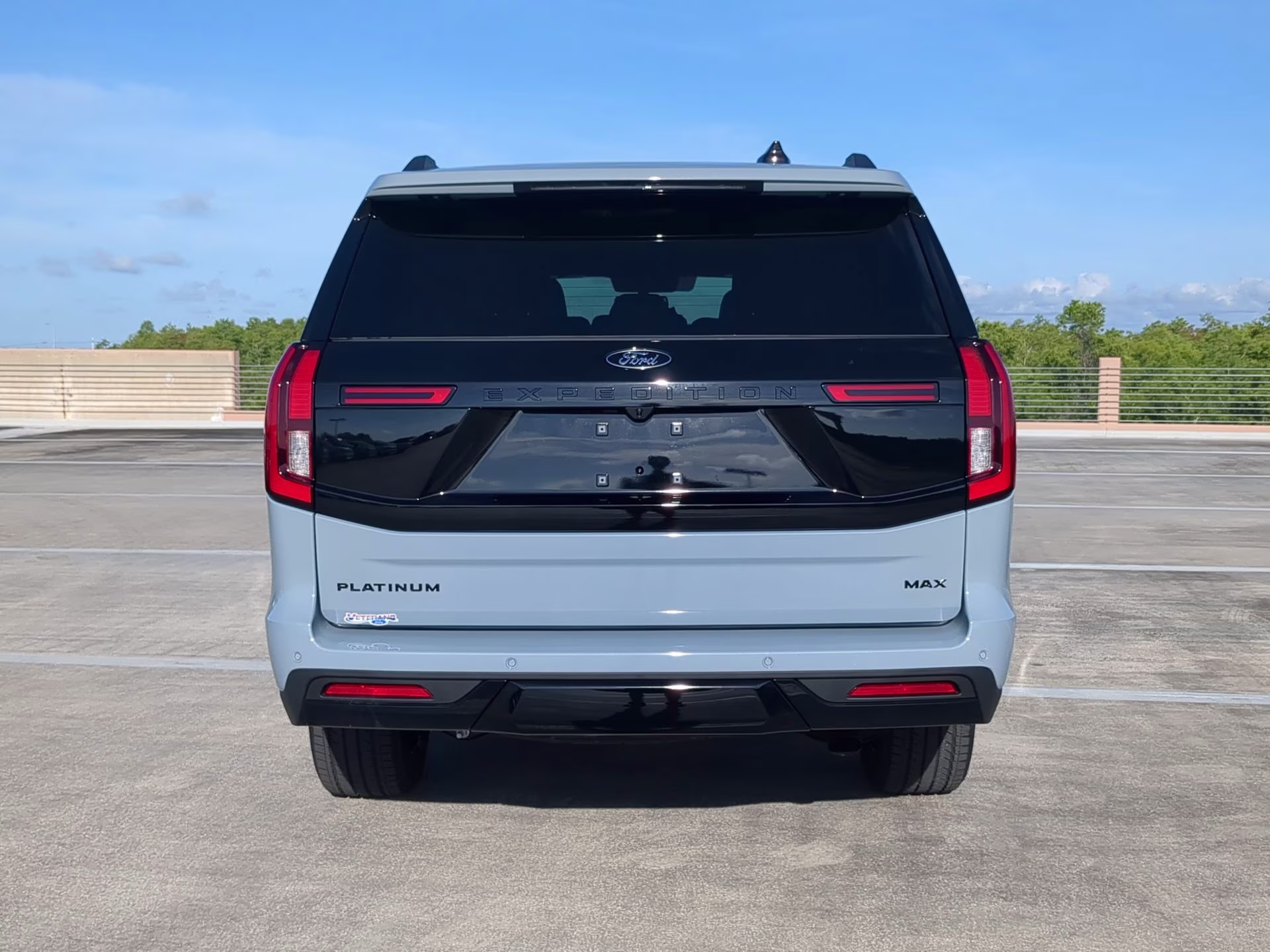 2026 Glacier Gray Metallic Tri-Coat Ford Expedition Max Platinum 4X4 SUV