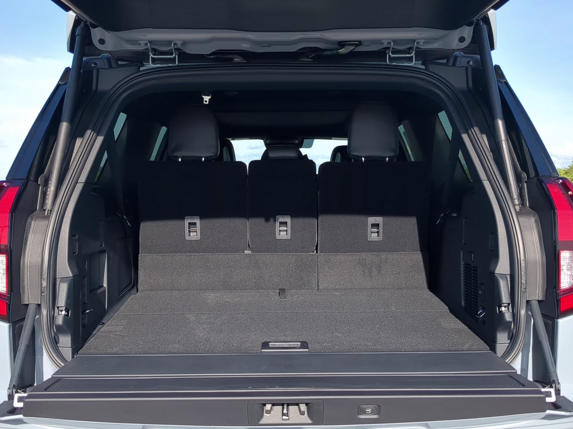 2026 Glacier Gray Metallic Tri-Coat Ford Expedition Max Platinum 4X4 SUV