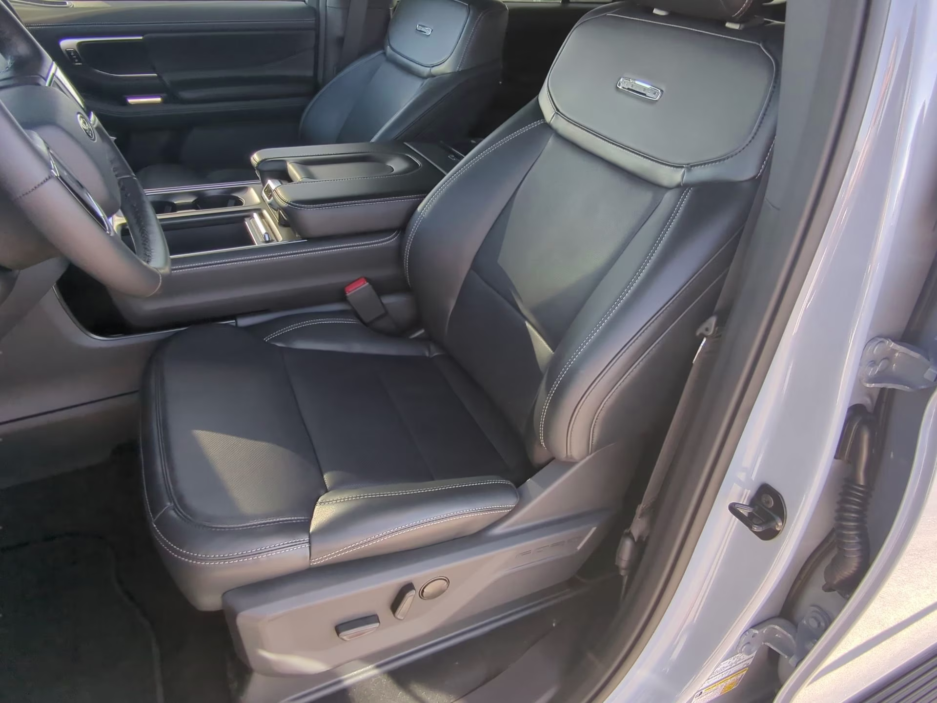 2026 Glacier Gray Metallic Tri-Coat Ford Expedition Max Platinum 4X4 SUV