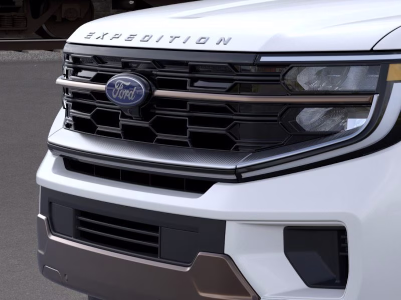 2026 Star White Metallic Tri-Coat Ford Expedition Max King Ranch 4X4 SUV