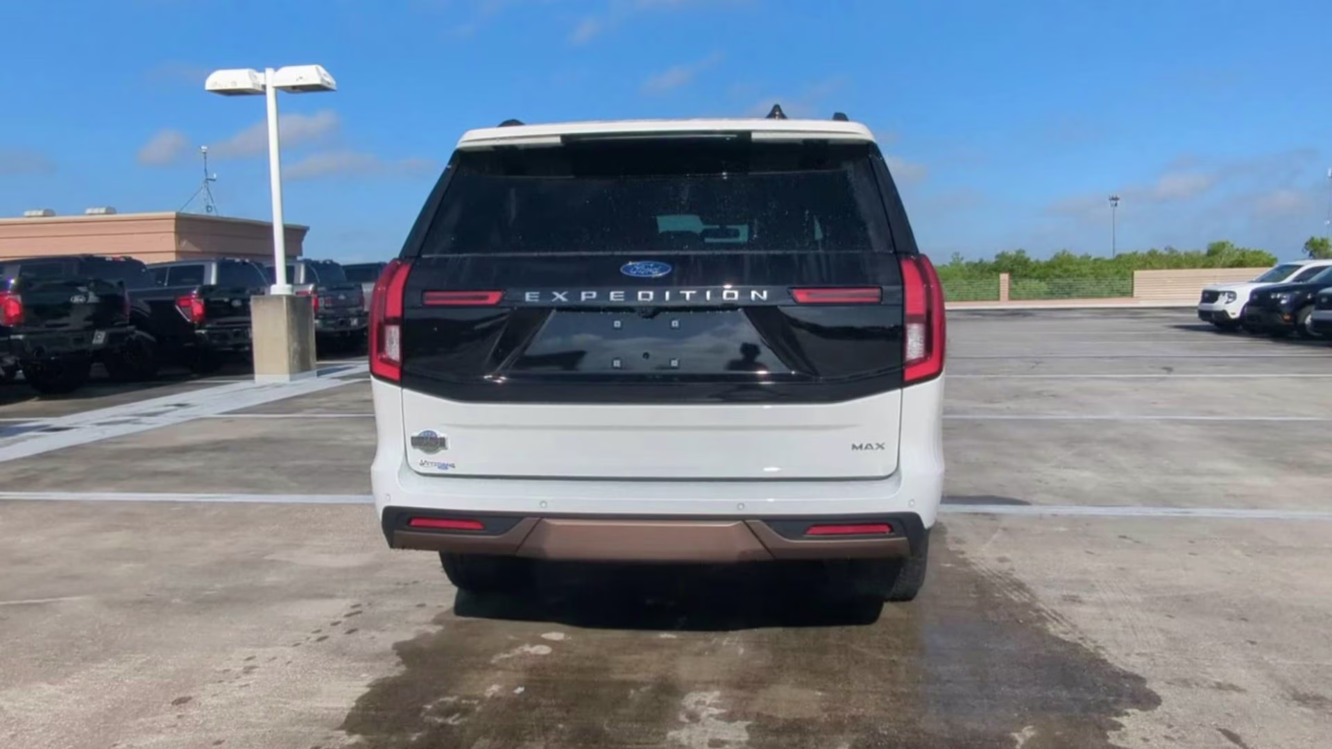 2026 Star White Metallic Tri-Coat Ford Expedition Max King Ranch 4X4 SUV