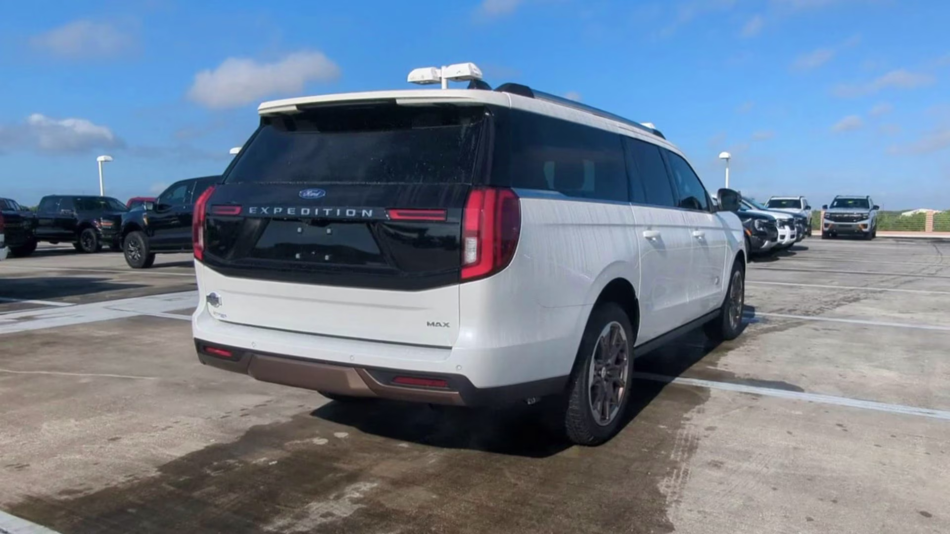 2026 Star White Metallic Tri-Coat Ford Expedition Max King Ranch 4X4 SUV