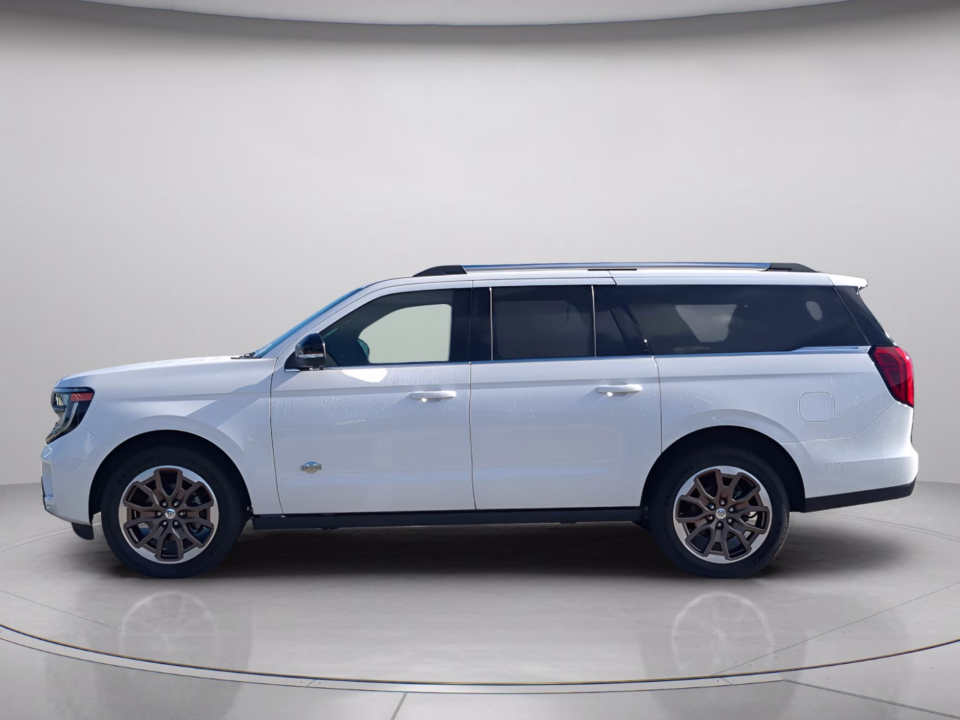 2026 Star White Metallic Tri-Coat Ford Expedition Max King Ranch 4X4 SUV