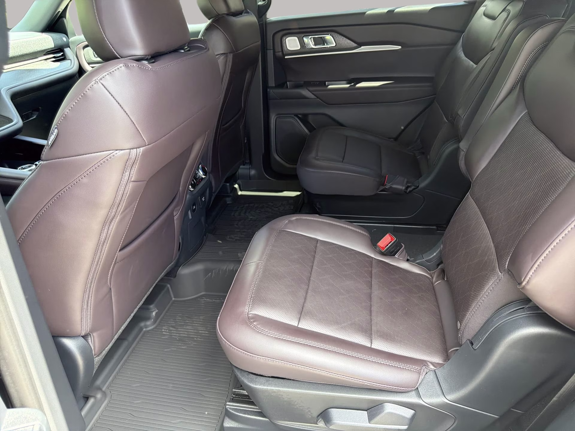 2026 Agate Black Metallic Ford Explorer Platinum RWD SUV