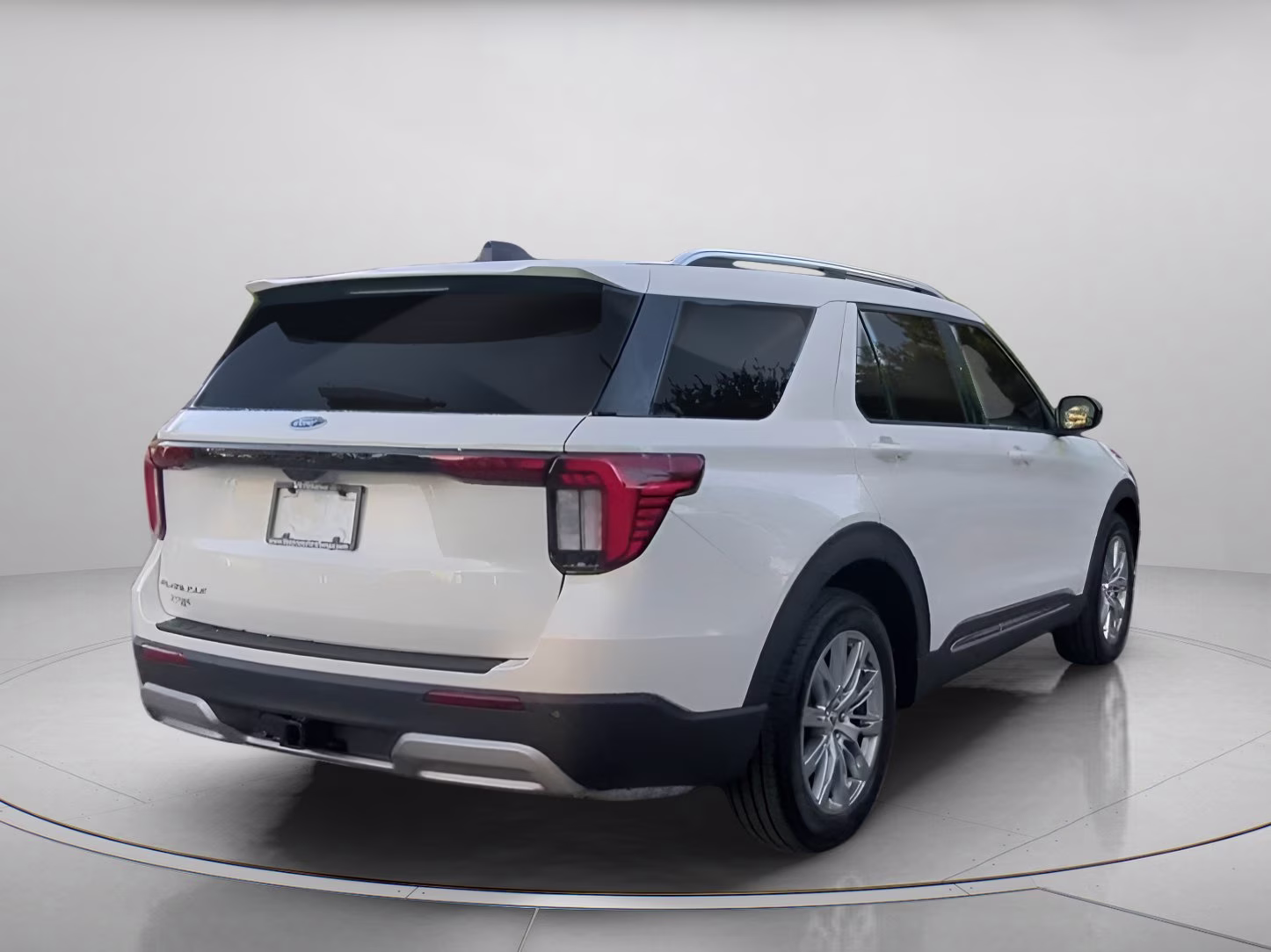 2026 Star White Metallic Tri-Coat Ford Explorer Platinum RWD SUV