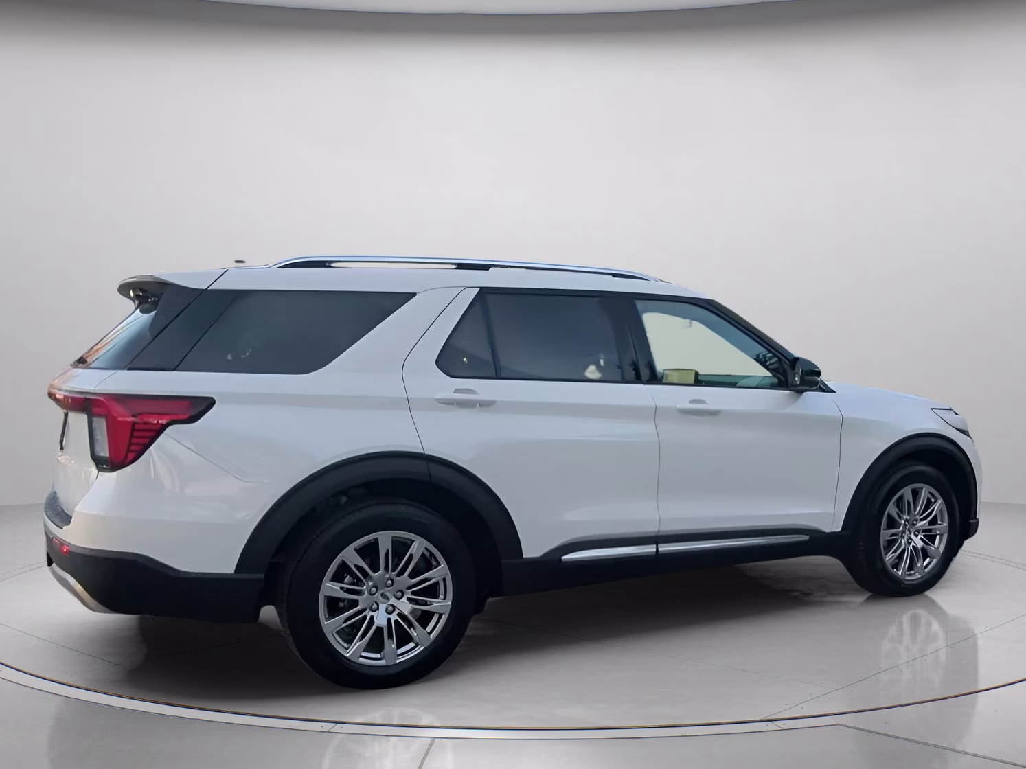 2026 Star White Metallic Tri-Coat Ford Explorer Platinum RWD SUV