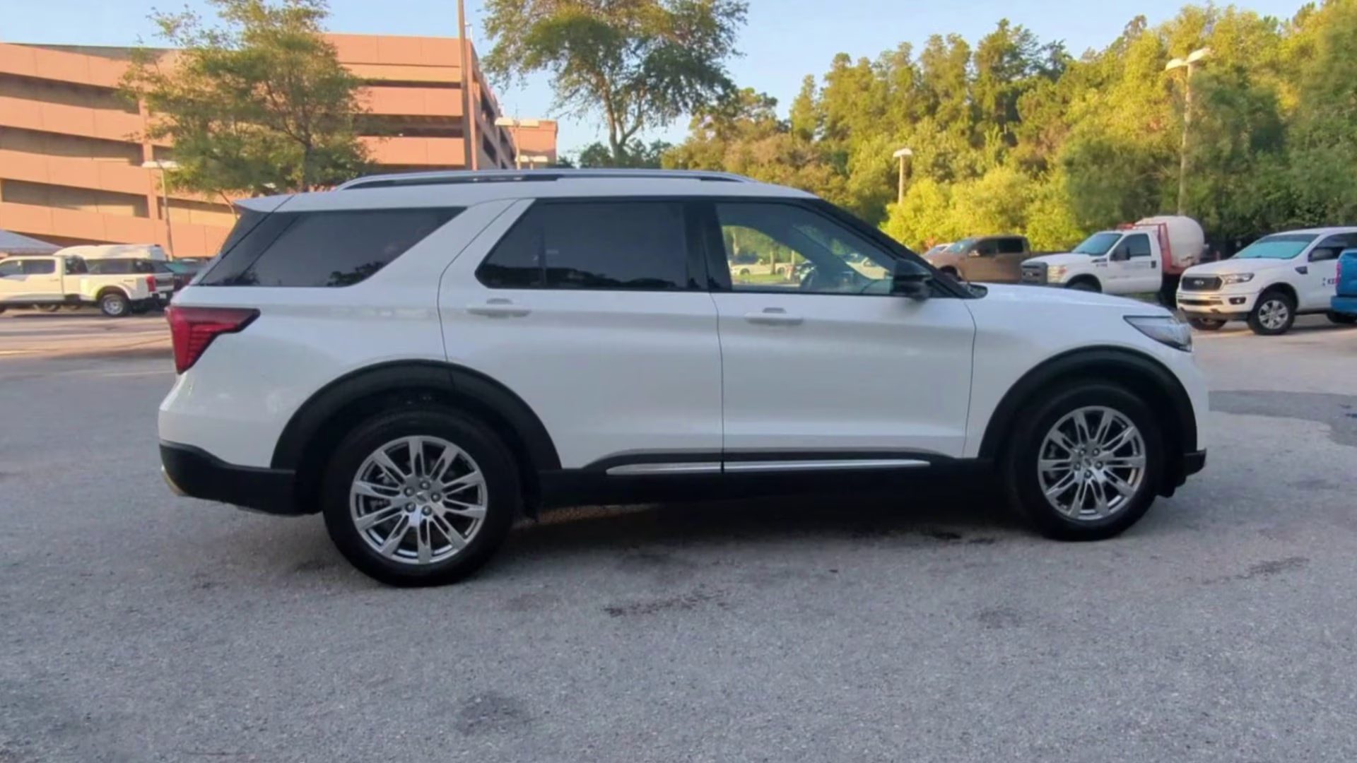 2026 Star White Metallic Tri-Coat Ford Explorer Platinum RWD SUV