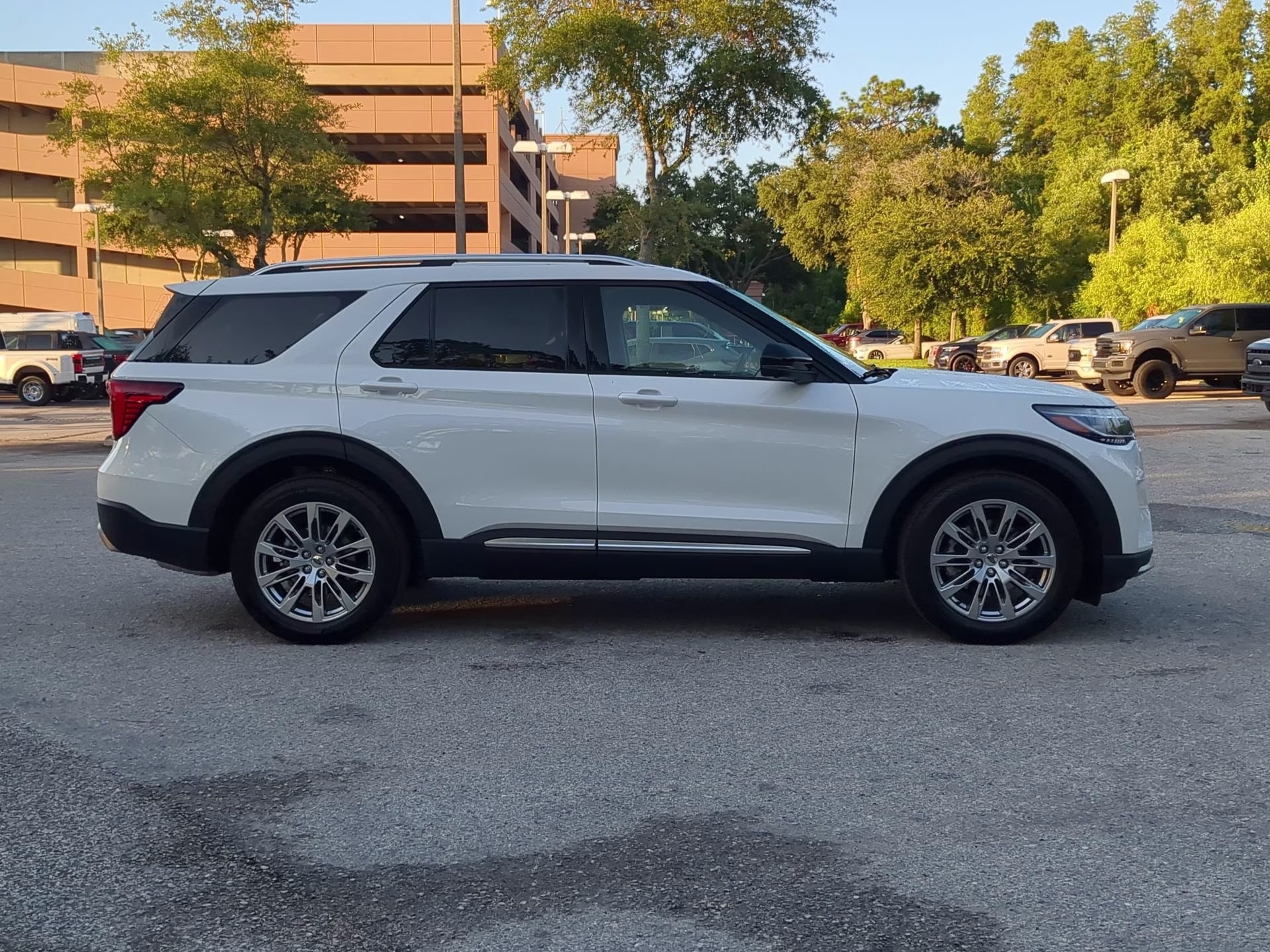 2026 Star White Metallic Tri-Coat Ford Explorer Platinum RWD SUV