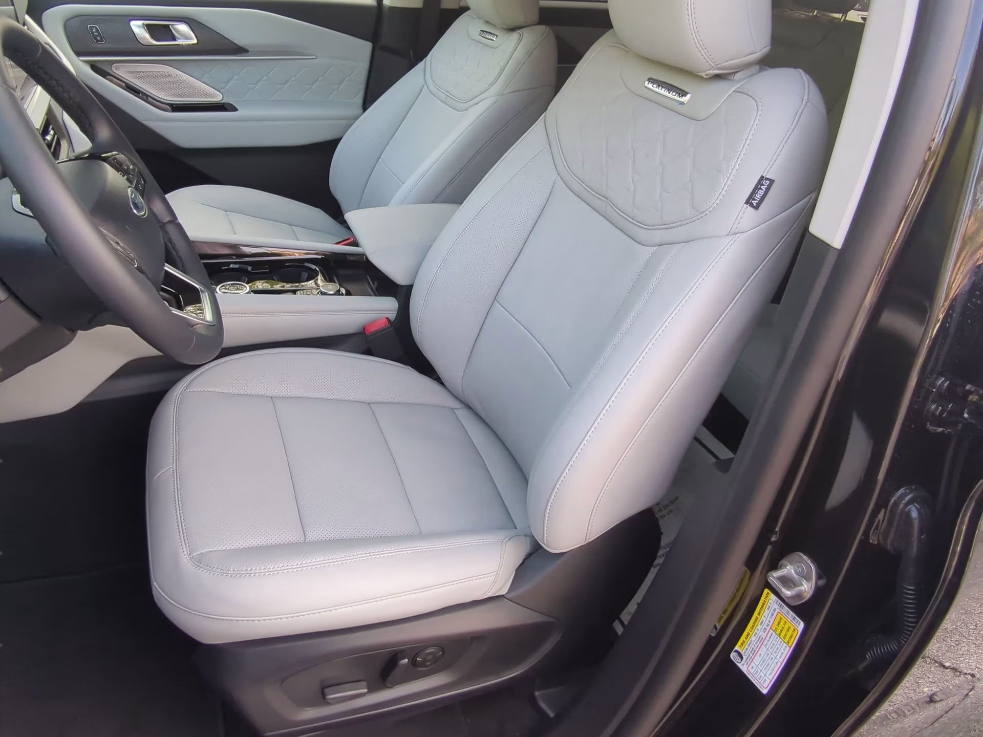 2026 Agate Black Metallic Ford Explorer Platinum 4X4 SUV