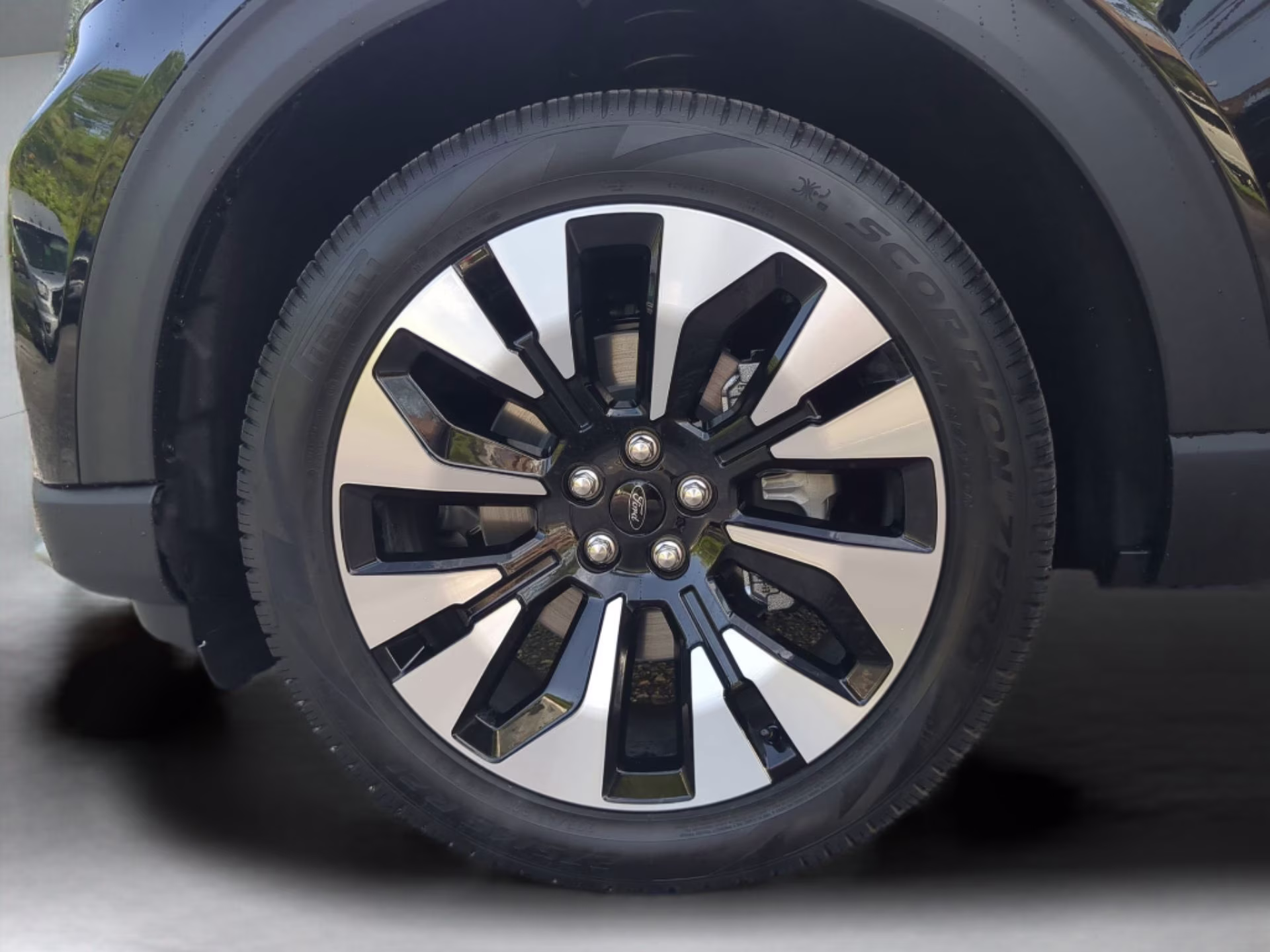 2026 Agate Black Metallic Ford Explorer Platinum 4X4 SUV