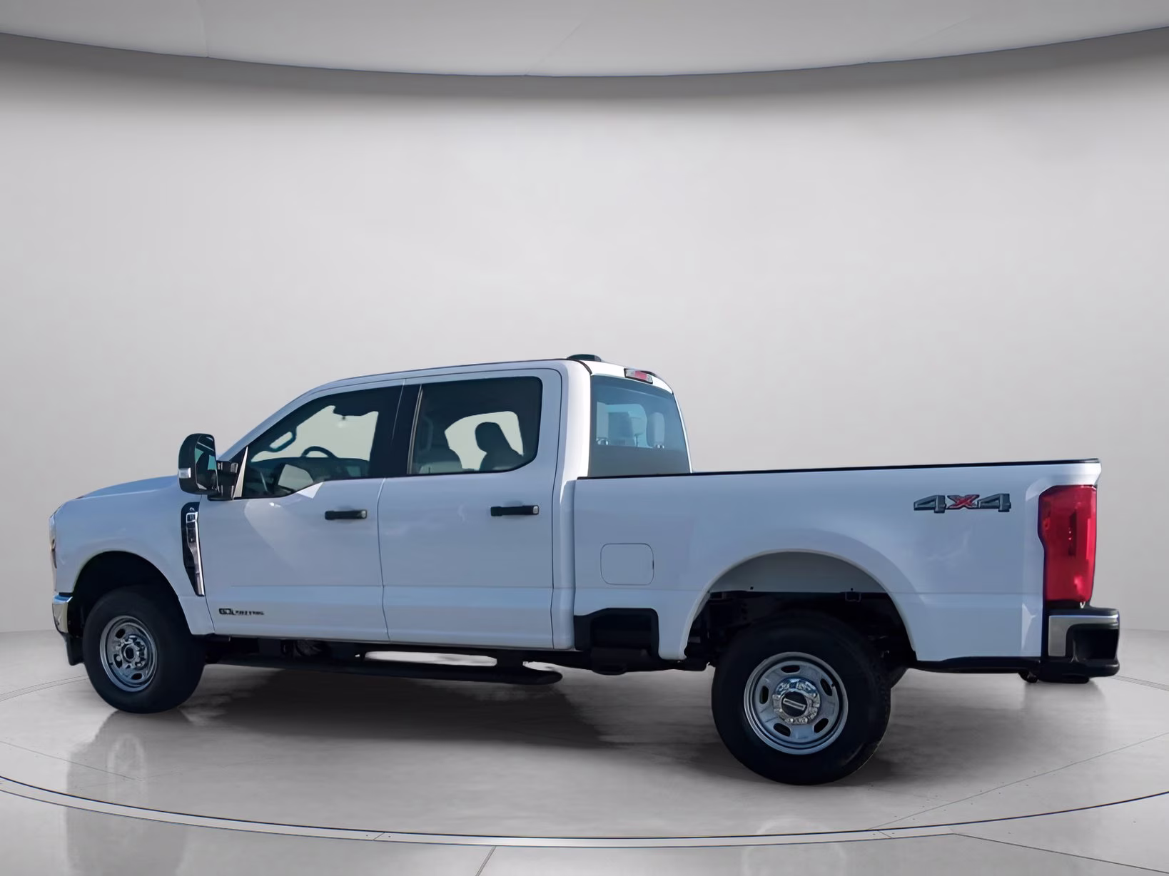 2026 Oxford White Ford Super Duty F-250 SRW XL Crew Cab Pickup 4X4 Truck