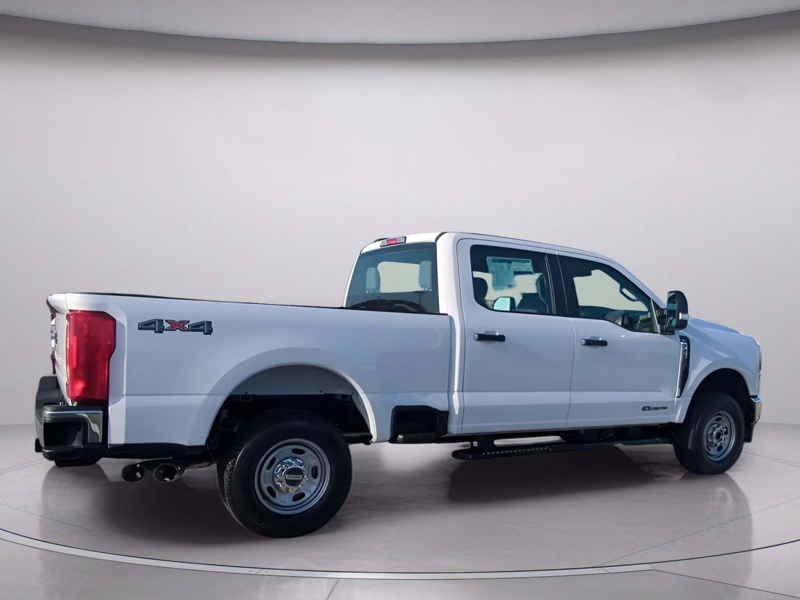 2026 Oxford White Ford Super Duty F-250 SRW XL Crew Cab Pickup 4X4 Truck
