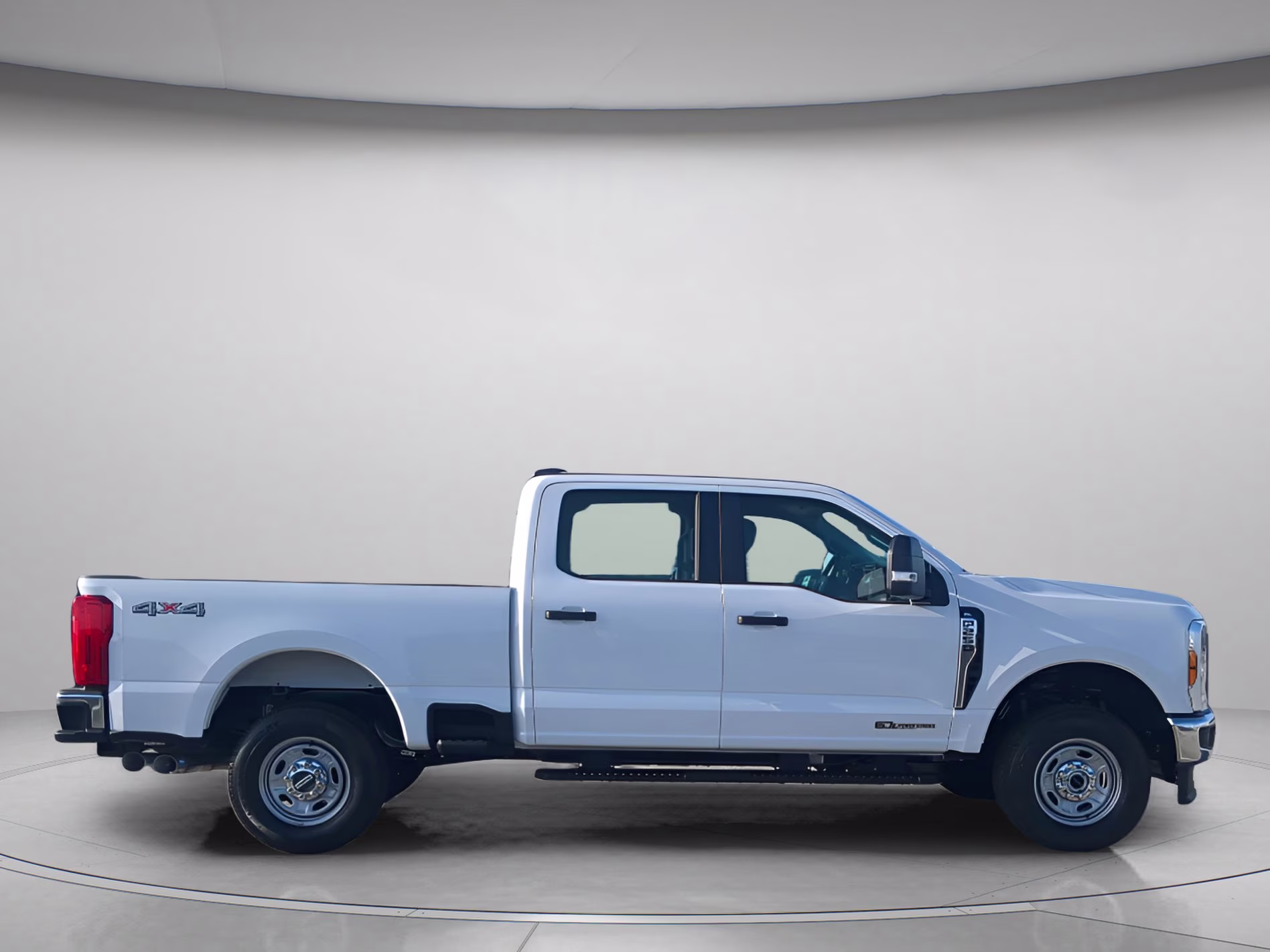 2026 Oxford White Ford Super Duty F-250 SRW XL Crew Cab Pickup 4X4 Truck