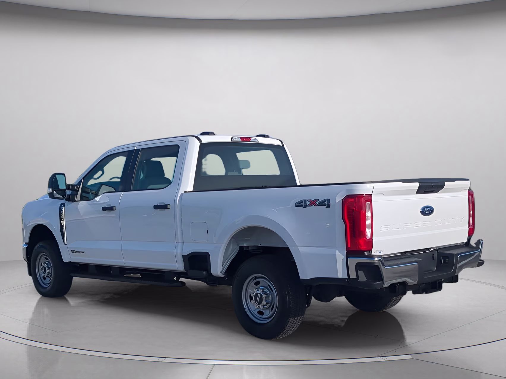 2026 Oxford White Ford Super Duty F-250 SRW XL Crew Cab Pickup 4X4 Truck