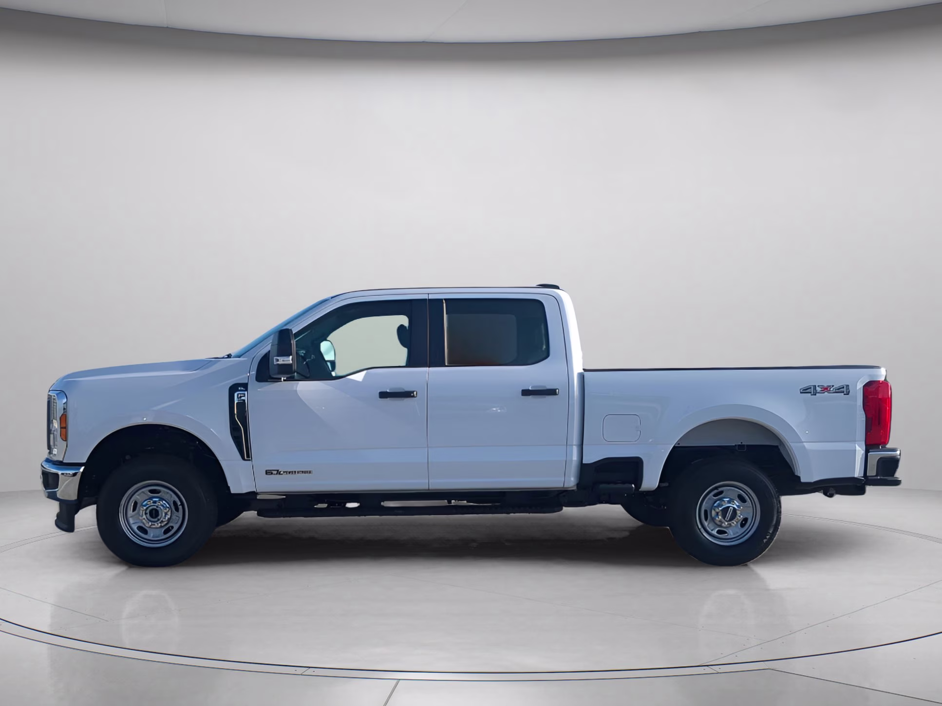 2026 Oxford White Ford Super Duty F-250 SRW XL Crew Cab Pickup 4X4 Truck
