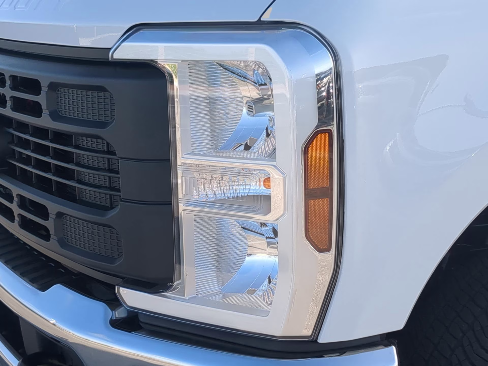 2026 Oxford White Ford Super Duty F-250 SRW XL Crew Cab Pickup 4X4 Truck