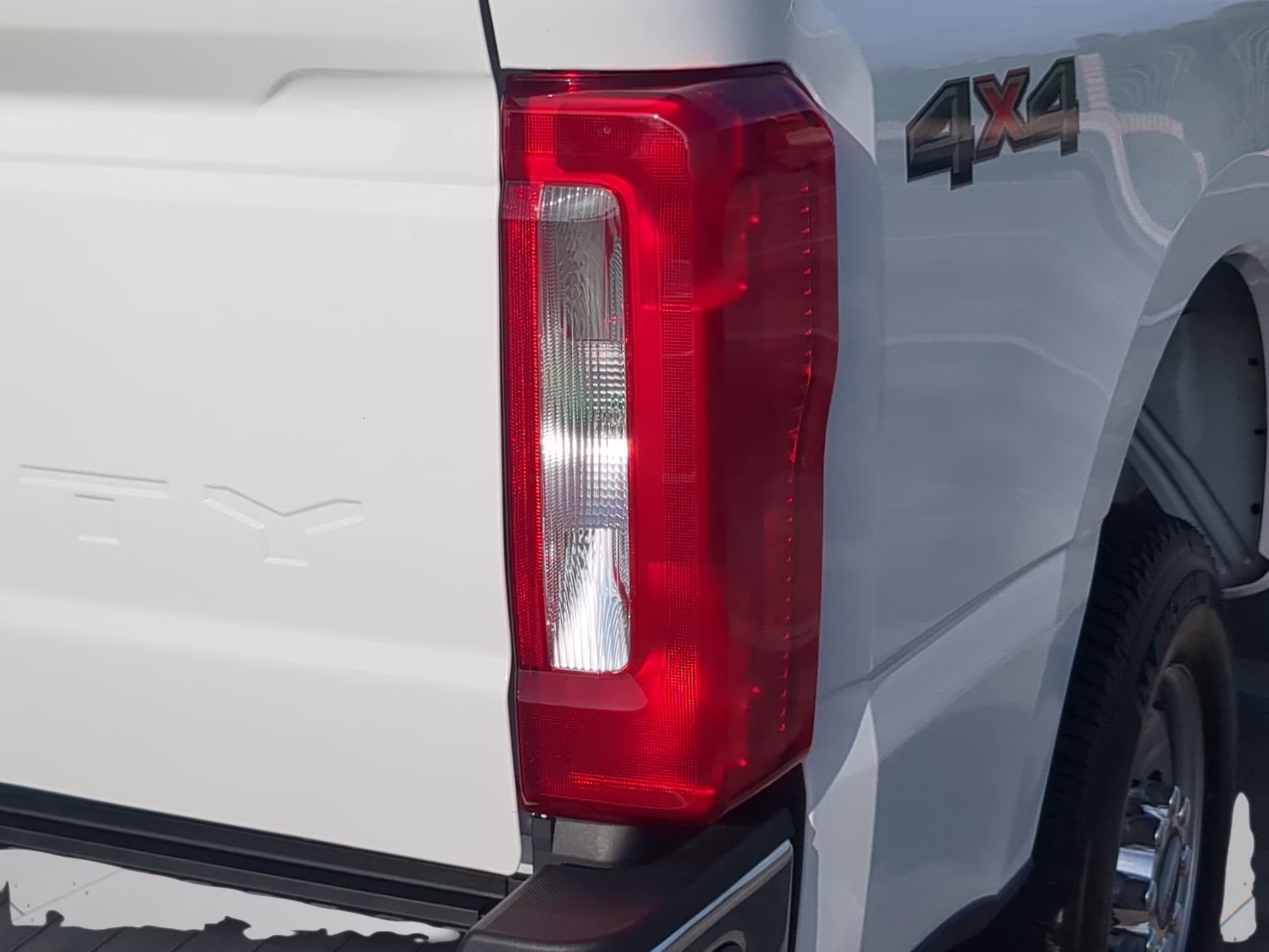 2026 Oxford White Ford Super Duty F-250 SRW XL Crew Cab Pickup 4X4 Truck