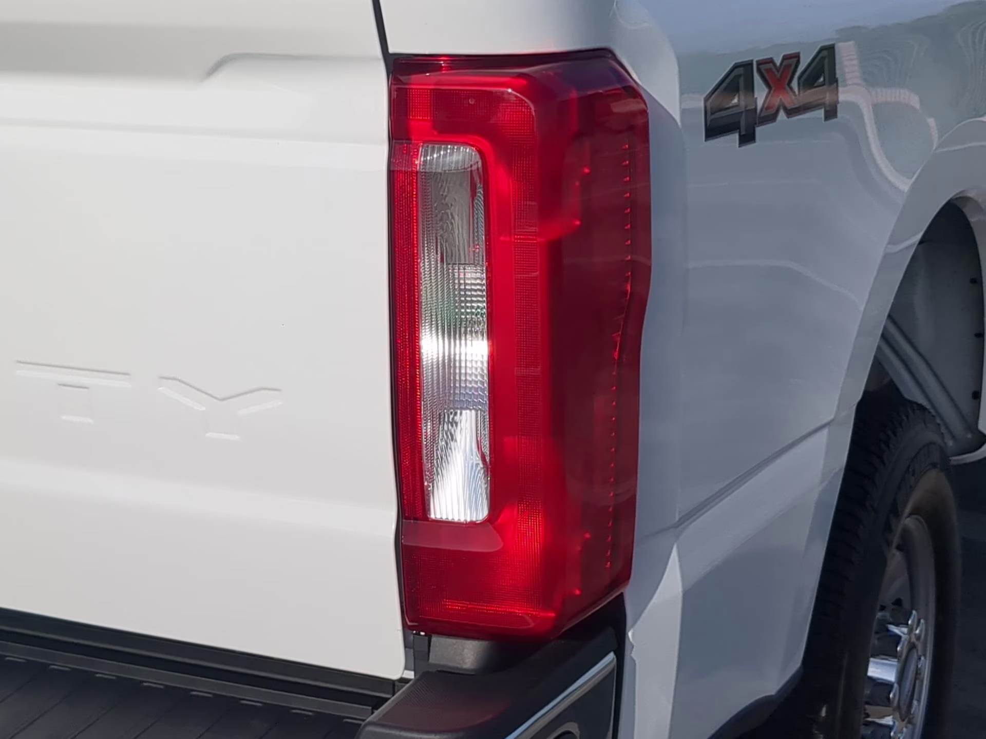 2026 Oxford White Ford Super Duty F-250 SRW XL Crew Cab Pickup 4X4 Truck