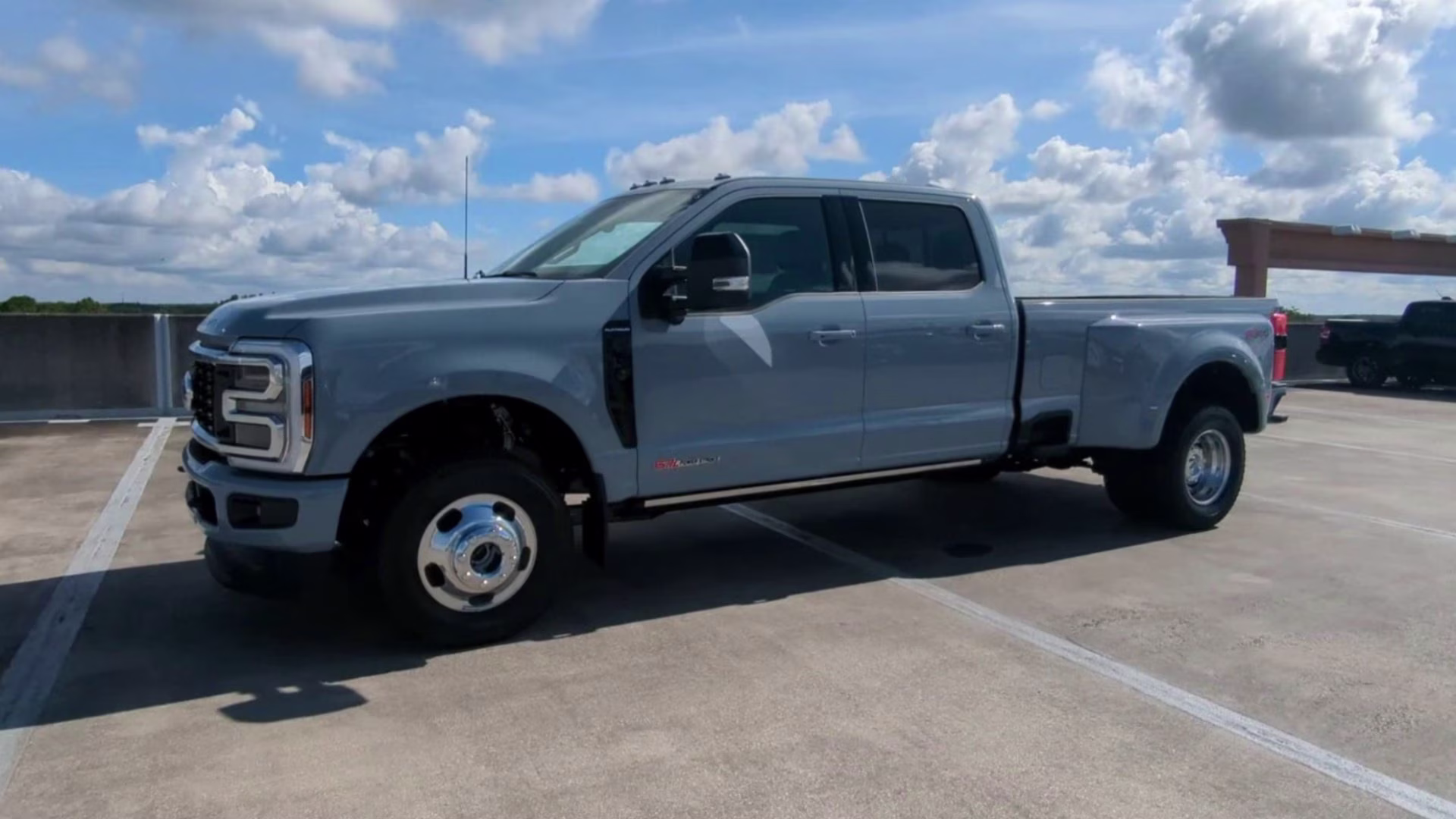 2026 Glacier Gray Metallic Tricoat Ford Super Duty F-350 DRW Platinum Crew Cab Pickup 4X4 Truck