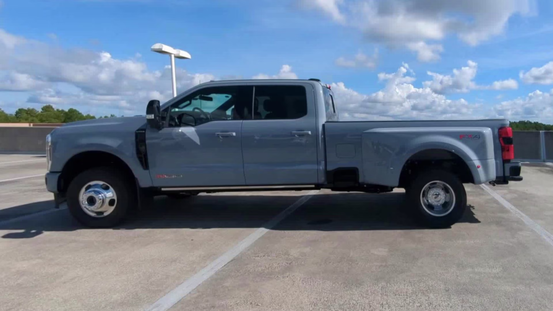 2026 Glacier Gray Metallic Tricoat Ford Super Duty F-350 DRW Platinum Crew Cab Pickup 4X4 Truck