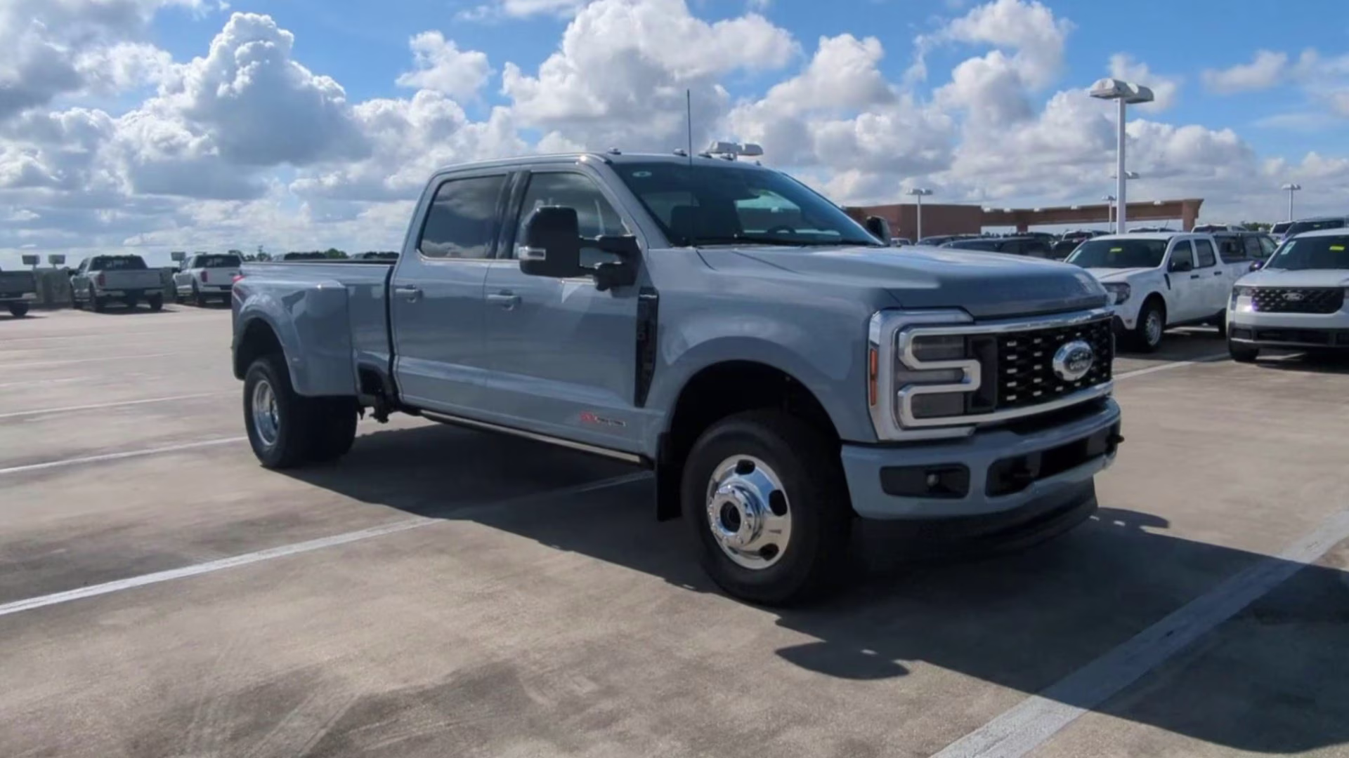 2026 Glacier Gray Metallic Tricoat Ford Super Duty F-350 DRW Platinum Crew Cab Pickup 4X4 Truck