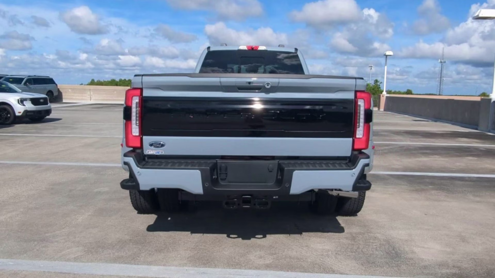2026 Glacier Gray Metallic Tricoat Ford Super Duty F-350 DRW Platinum Crew Cab Pickup 4X4 Truck