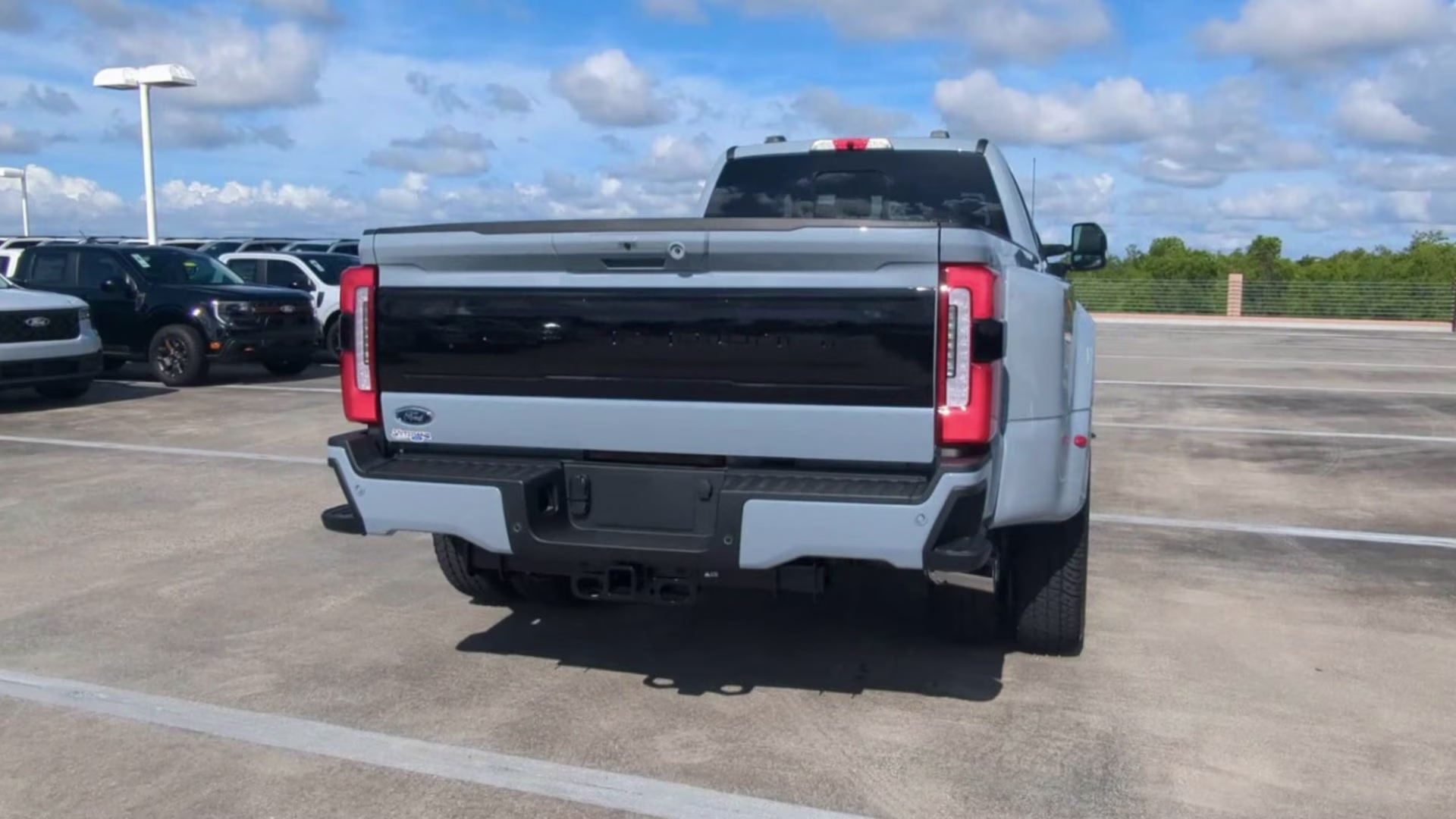 2026 Glacier Gray Metallic Tricoat Ford Super Duty F-350 DRW Platinum Crew Cab Pickup 4X4 Truck