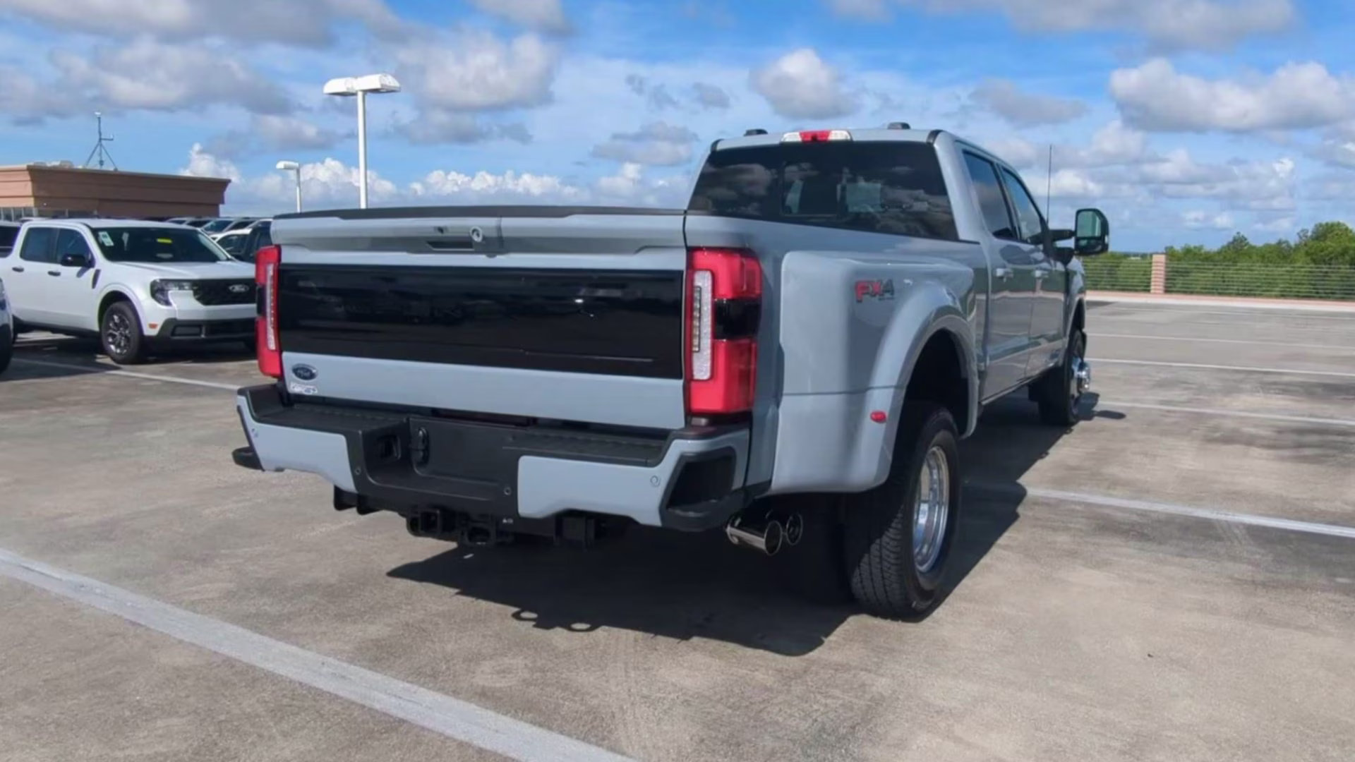 2026 Glacier Gray Metallic Tricoat Ford Super Duty F-350 DRW Platinum Crew Cab Pickup 4X4 Truck