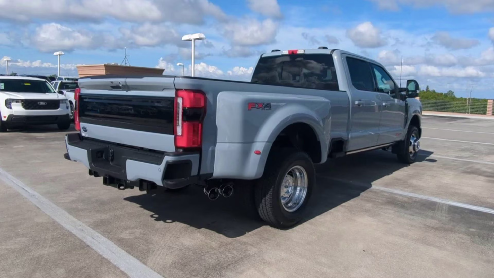 2026 Glacier Gray Metallic Tricoat Ford Super Duty F-350 DRW Platinum Crew Cab Pickup 4X4 Truck