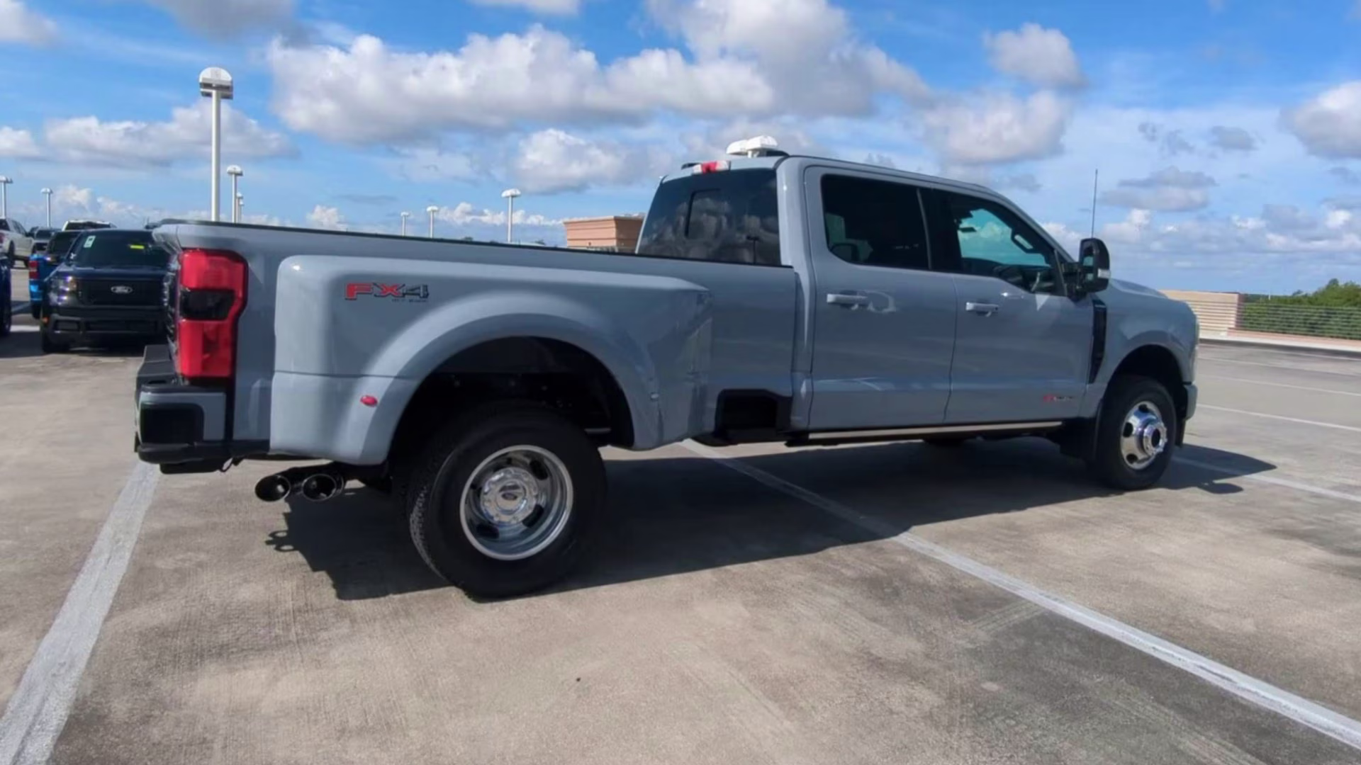 2026 Glacier Gray Metallic Tricoat Ford Super Duty F-350 DRW Platinum Crew Cab Pickup 4X4 Truck