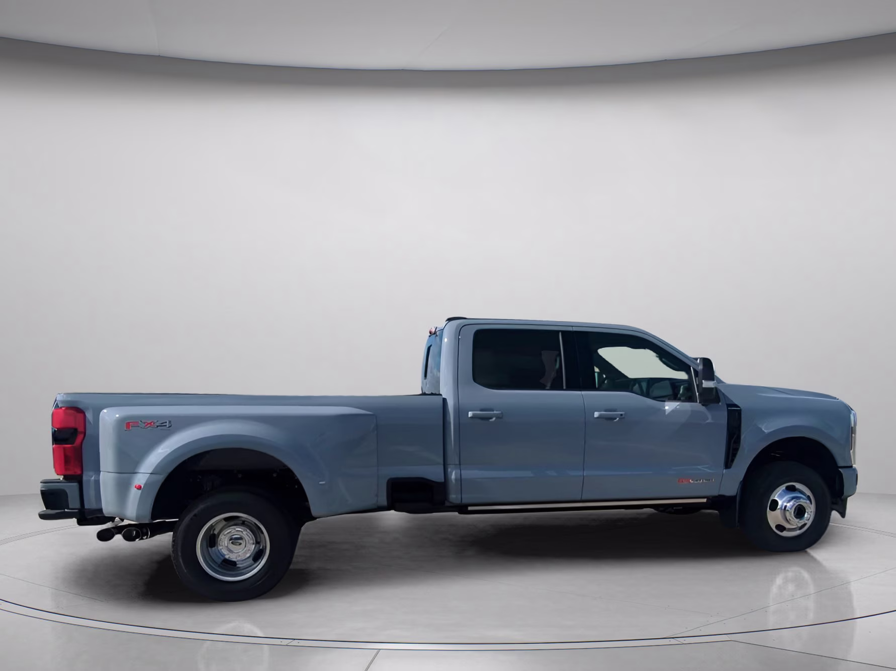 2026 Glacier Gray Metallic Tricoat Ford Super Duty F-350 DRW Platinum Crew Cab Pickup 4X4 Truck