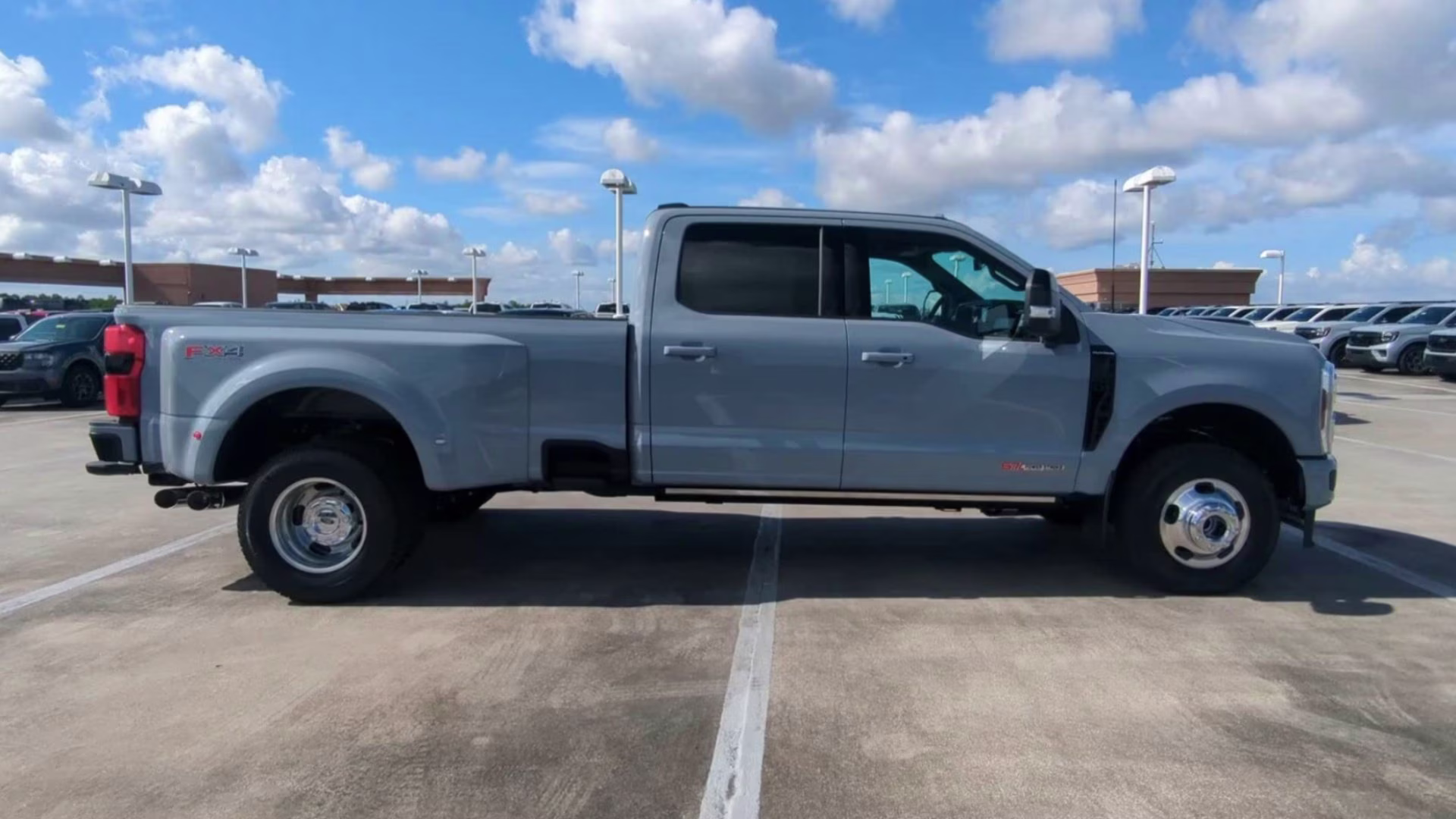 2026 Glacier Gray Metallic Tricoat Ford Super Duty F-350 DRW Platinum Crew Cab Pickup 4X4 Truck