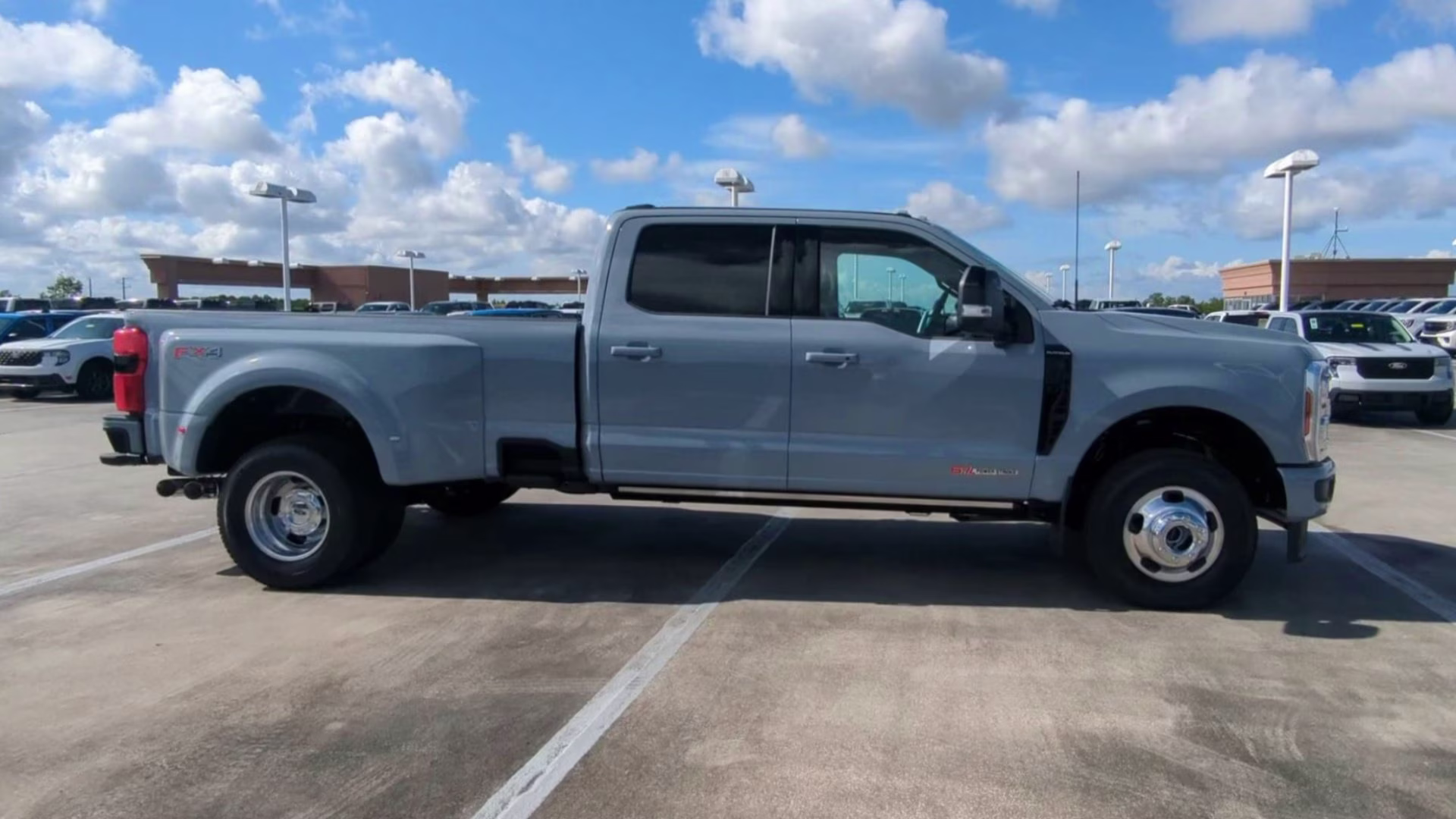 2026 Glacier Gray Metallic Tricoat Ford Super Duty F-350 DRW Platinum Crew Cab Pickup 4X4 Truck