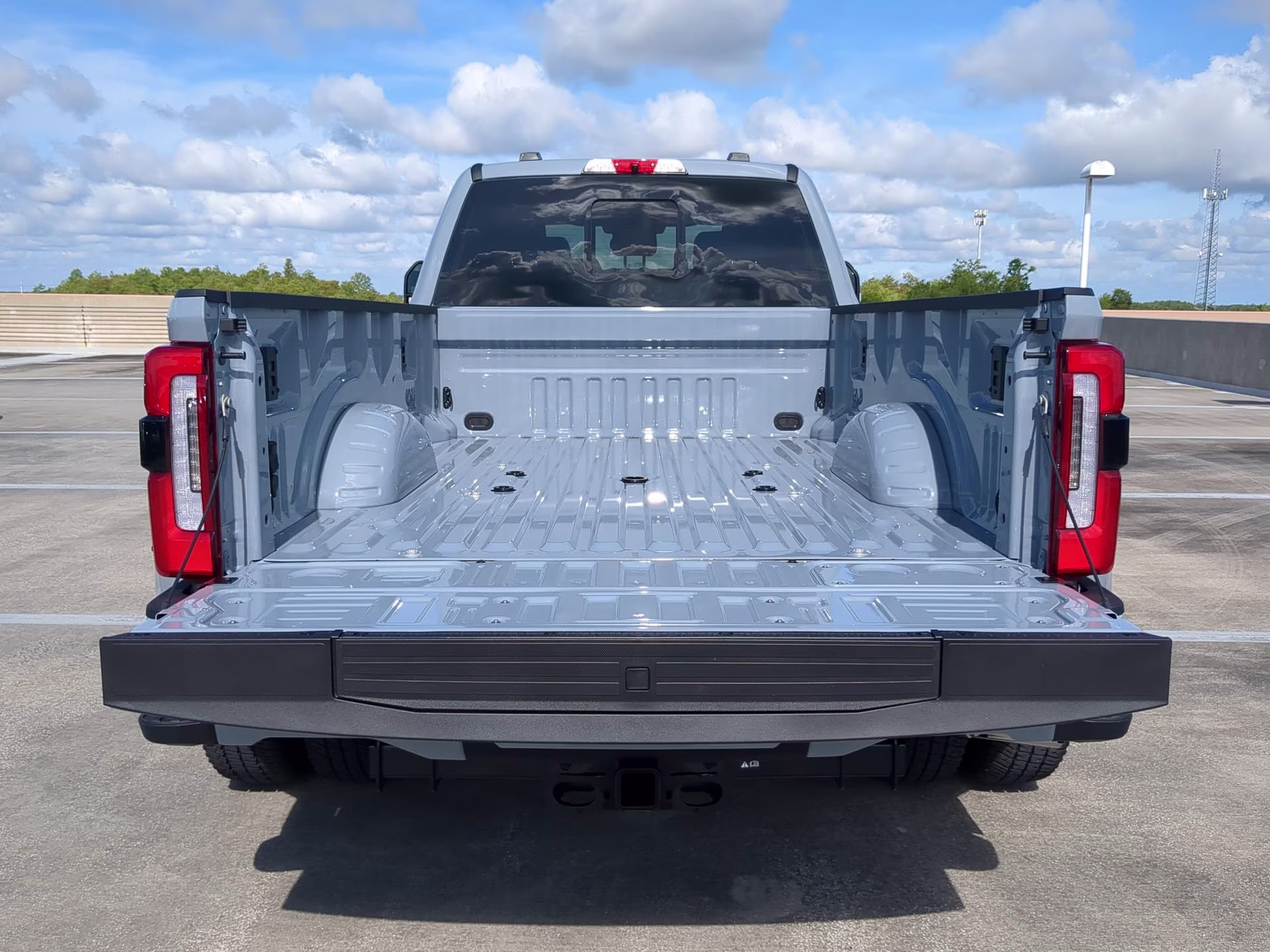 2026 Glacier Gray Metallic Tricoat Ford Super Duty F-350 DRW Platinum Crew Cab Pickup 4X4 Truck