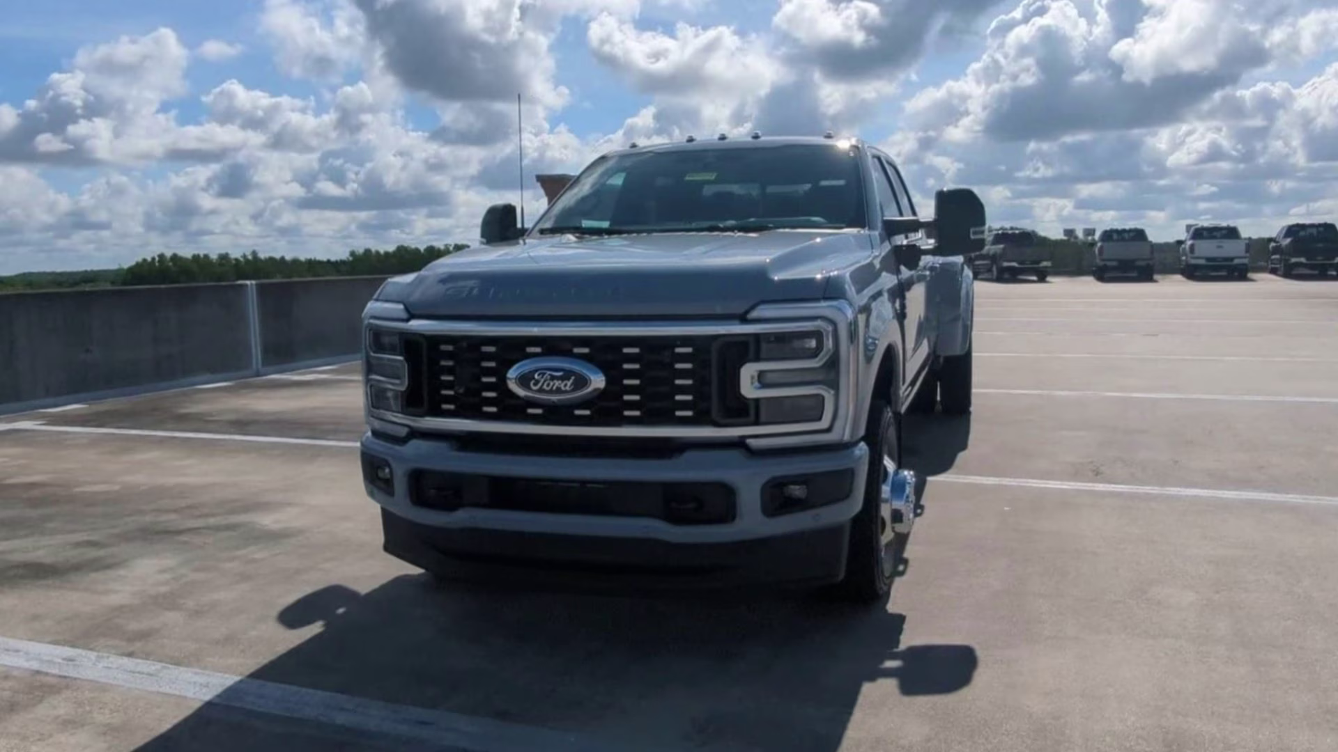 2026 Glacier Gray Metallic Tricoat Ford Super Duty F-350 DRW Platinum Crew Cab Pickup 4X4 Truck