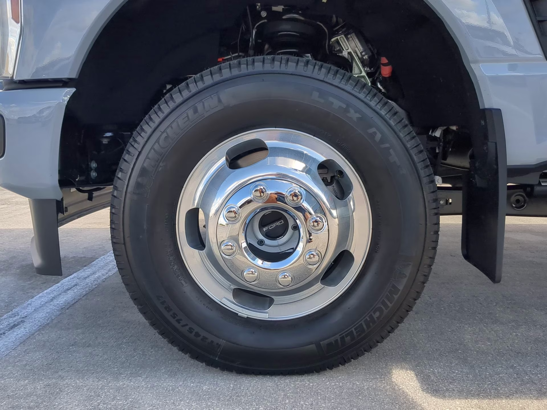 2026 Glacier Gray Metallic Tricoat Ford Super Duty F-350 DRW Platinum Crew Cab Pickup 4X4 Truck