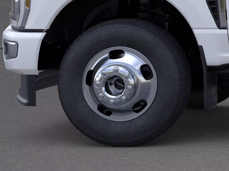 2026 Star White Metallic Tri-Coat Ford Super Duty F-350 DRW Platinum Crew Cab Pickup 4X4 Truck
