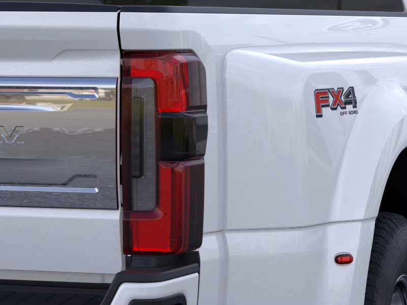 2026 Star White Metallic Tri-Coat Ford Super Duty F-350 DRW Platinum Crew Cab Pickup 4X4 Truck