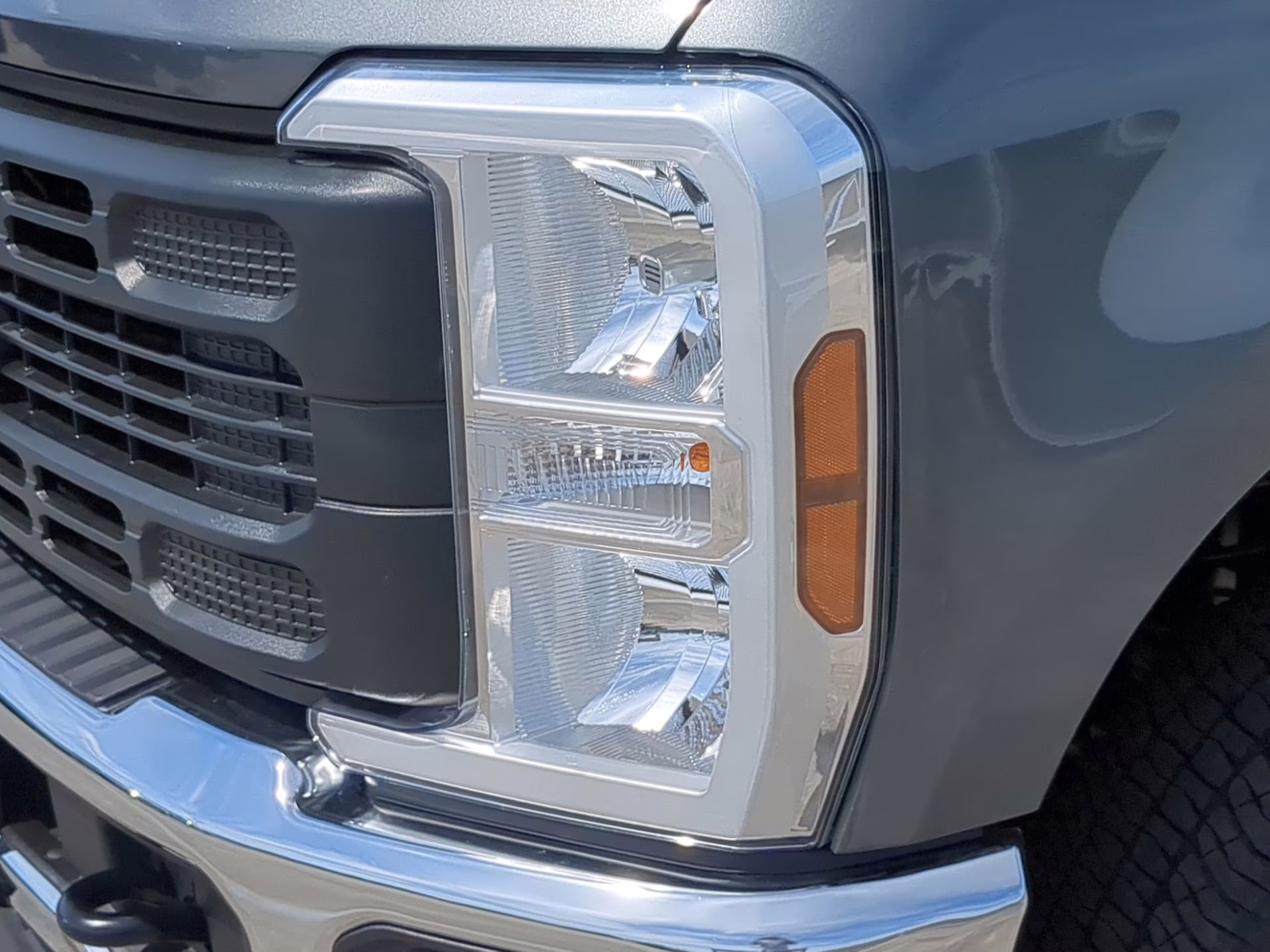 2026 Carbonized Gray Metallic Ford Super Duty F-350 DRW XL Crew Cab Pickup 4X4 Truck