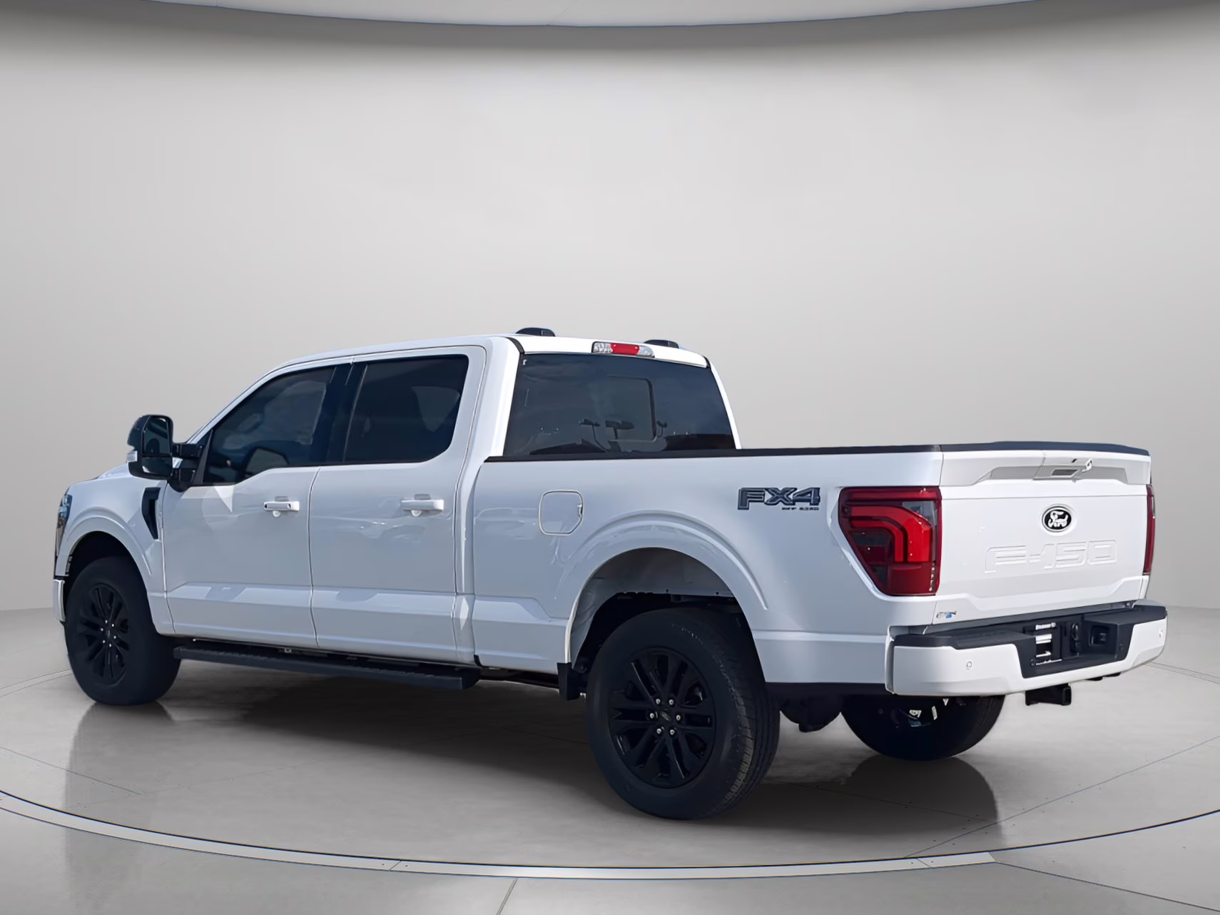 2026 Star White Metallic Tri-Coat Ford F-150 LARIAT Crew Cab Pickup 4X4 Truck