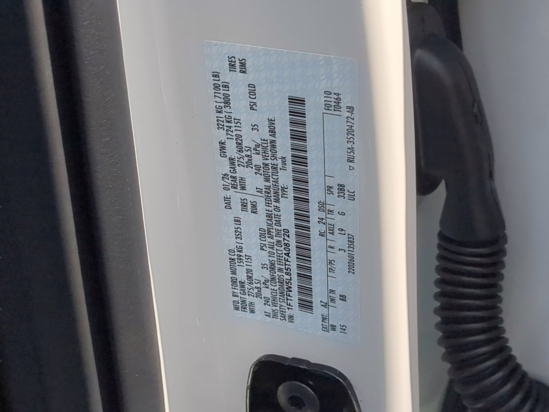 2026 Star White Metallic Tri-Coat Ford F-150 LARIAT Crew Cab Pickup 4X4 Truck